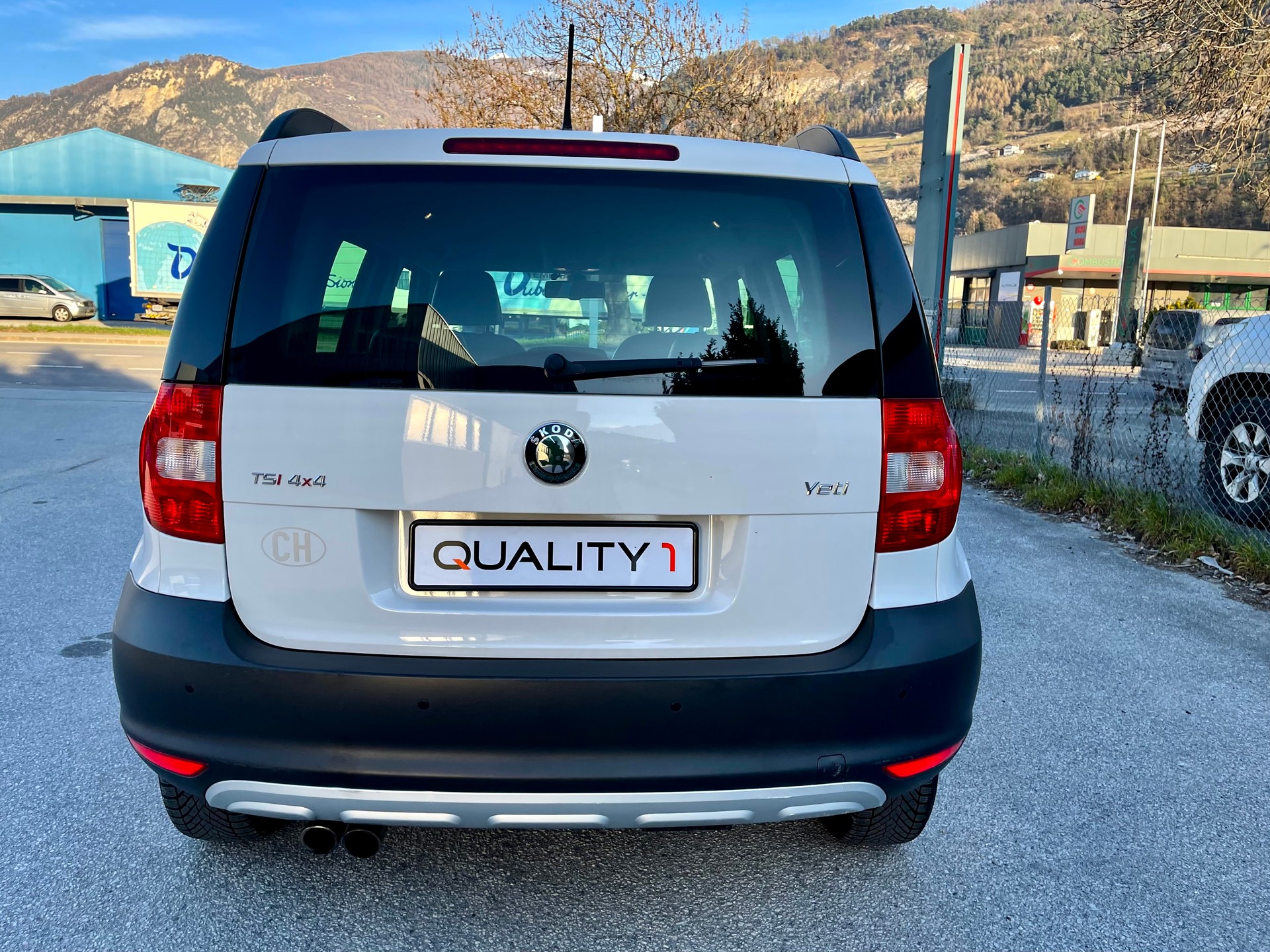 SKODA Yeti 1.8 TSI Experience 4x4-image-30