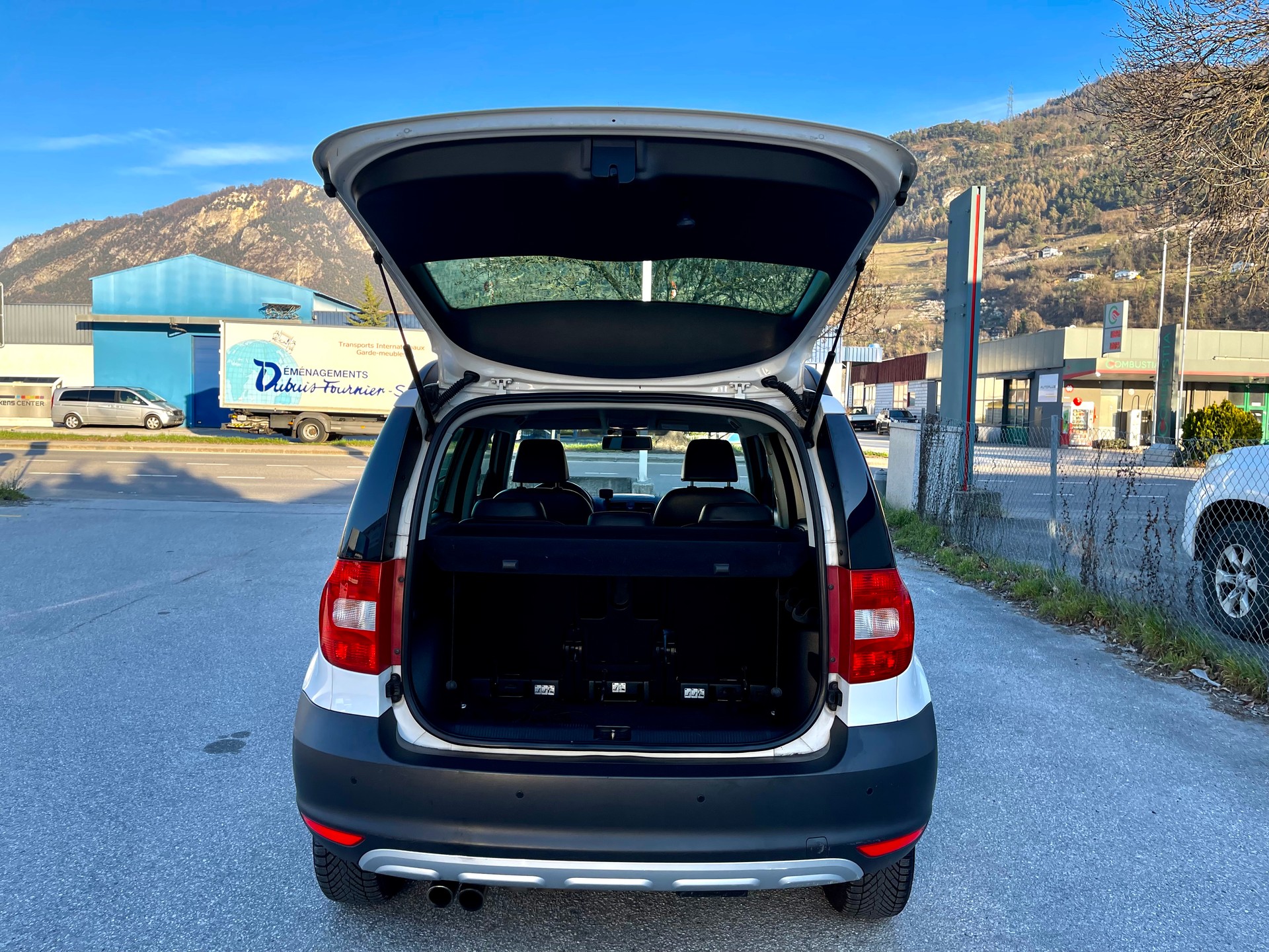 SKODA Yeti 1.8 TSI Experience 4x4-image-3