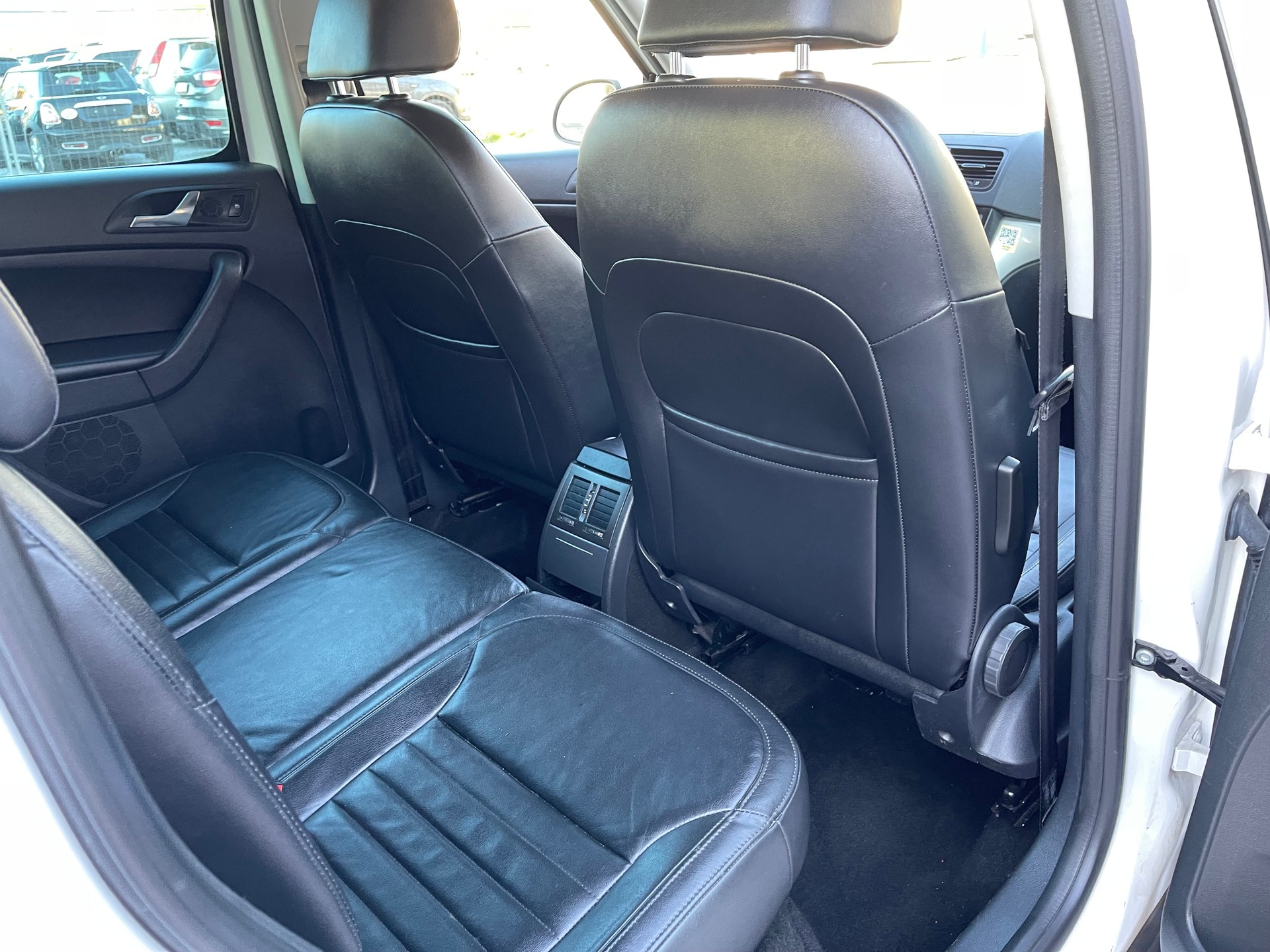SKODA Yeti 1.8 TSI Experience 4x4-image-29
