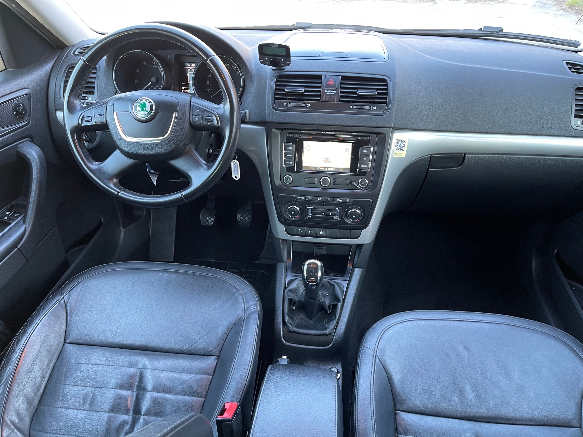 SKODA Yeti 1.8 TSI Experience 4x4-image-8