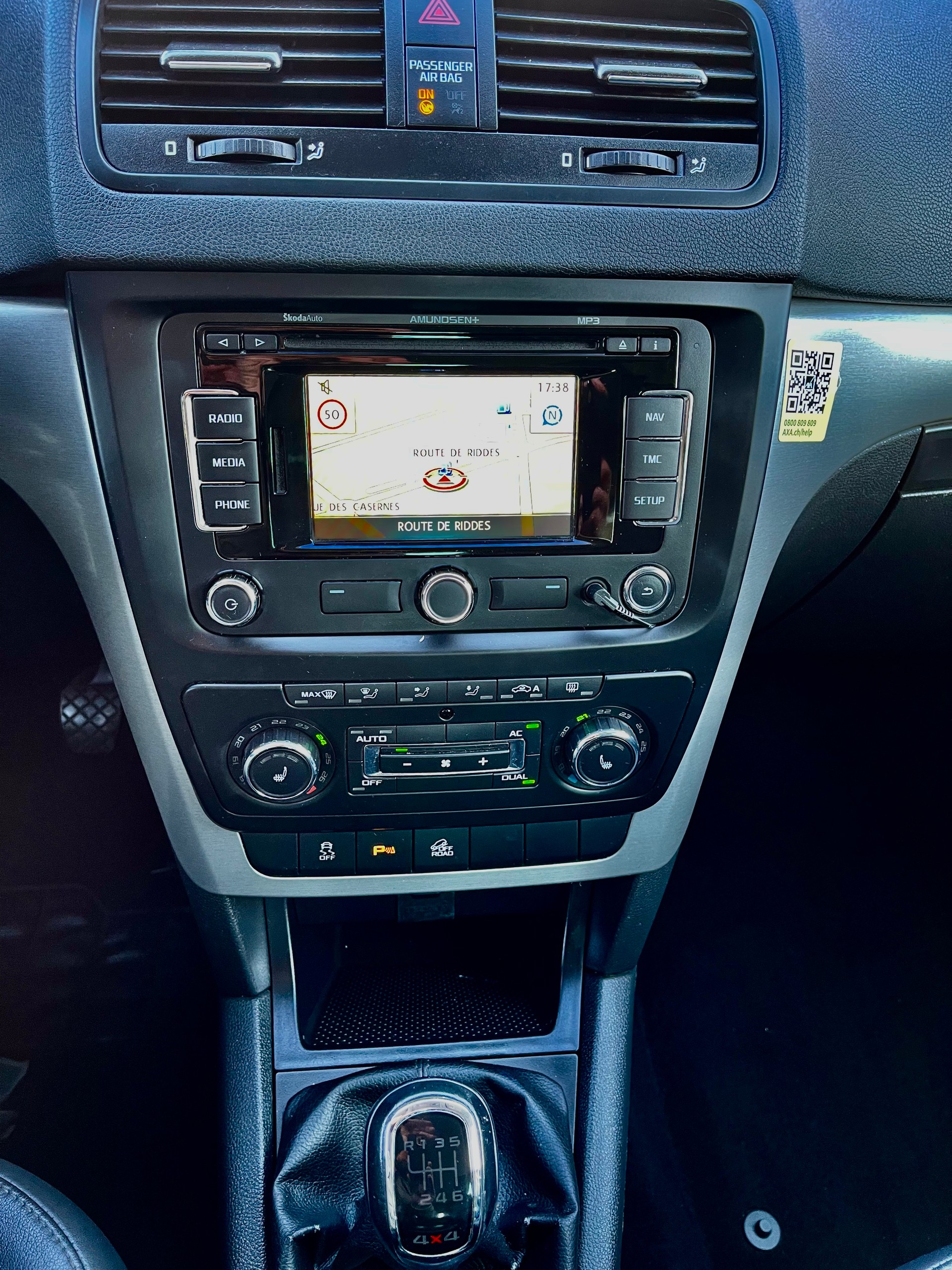 SKODA Yeti 1.8 TSI Experience 4x4-image-2
