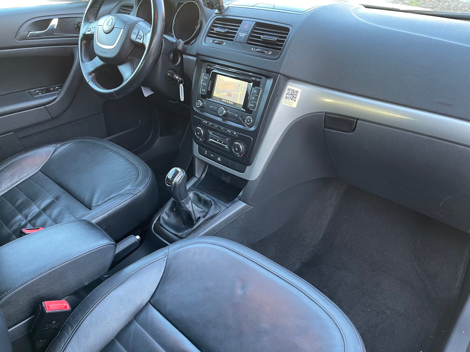 SKODA Yeti 1.8 TSI Experience 4x4-image-28