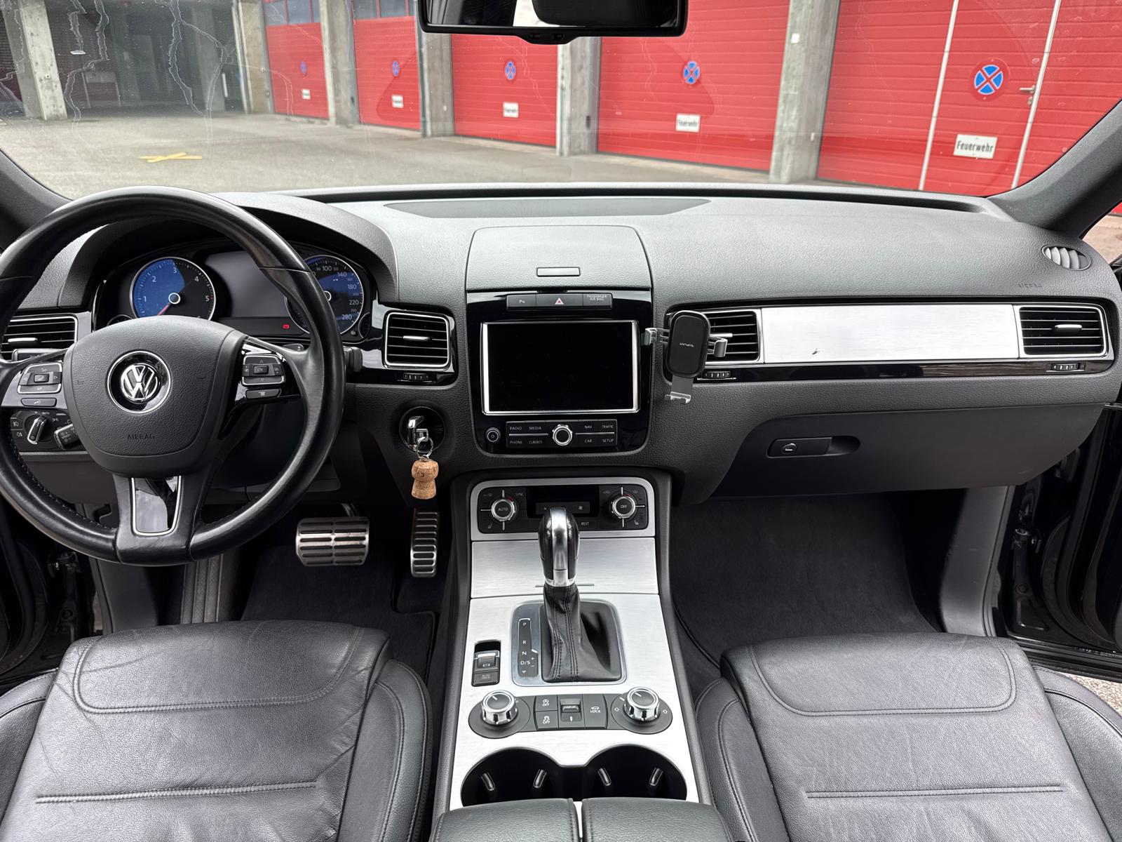 VW Touareg 3.0 TDI BMT Terrain Tech Tiptronic-image-4