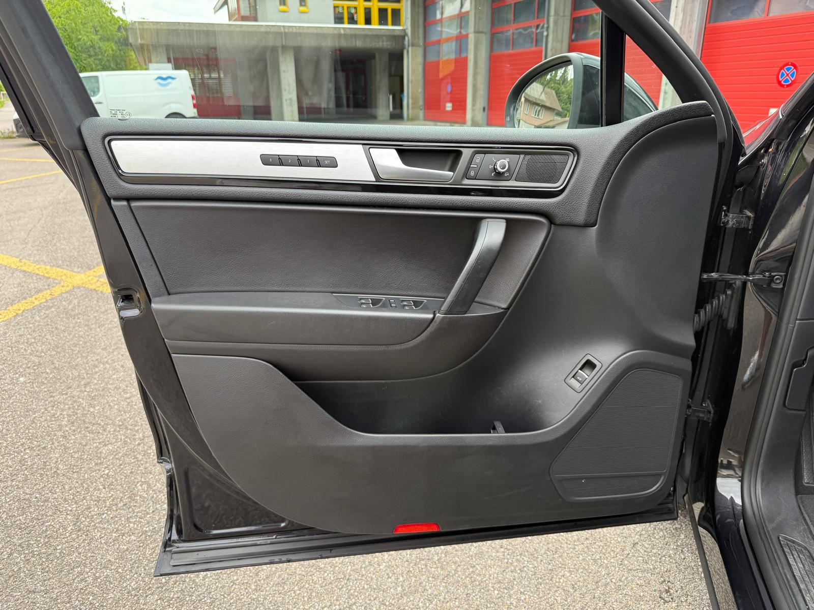 VW Touareg 3.0 TDI BMT Terrain Tech Tiptronic-image-7