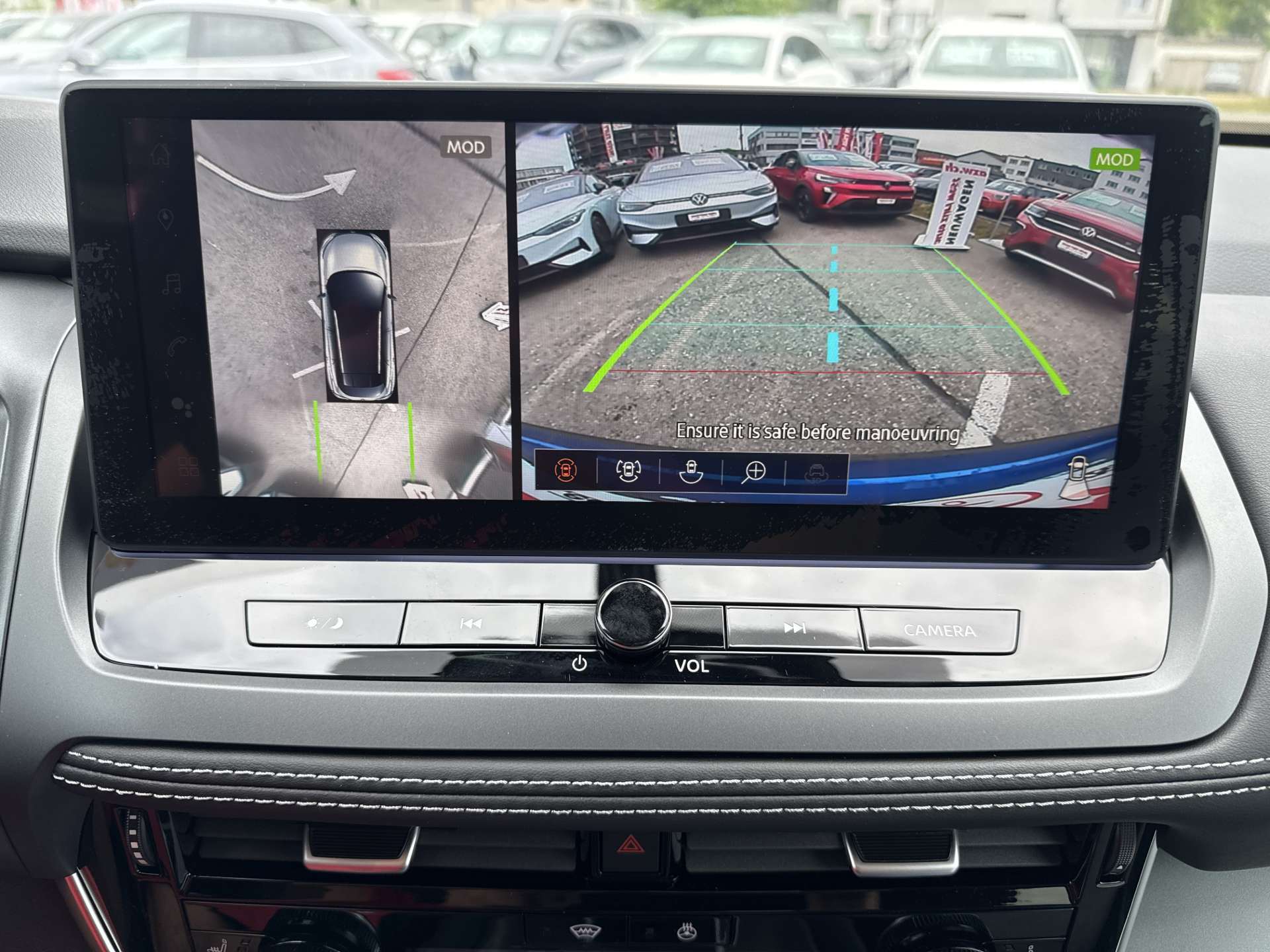 NISSAN Qashqai 1.3 DIG-T MHEV N-Connecta Xtronic-Automat-image-9