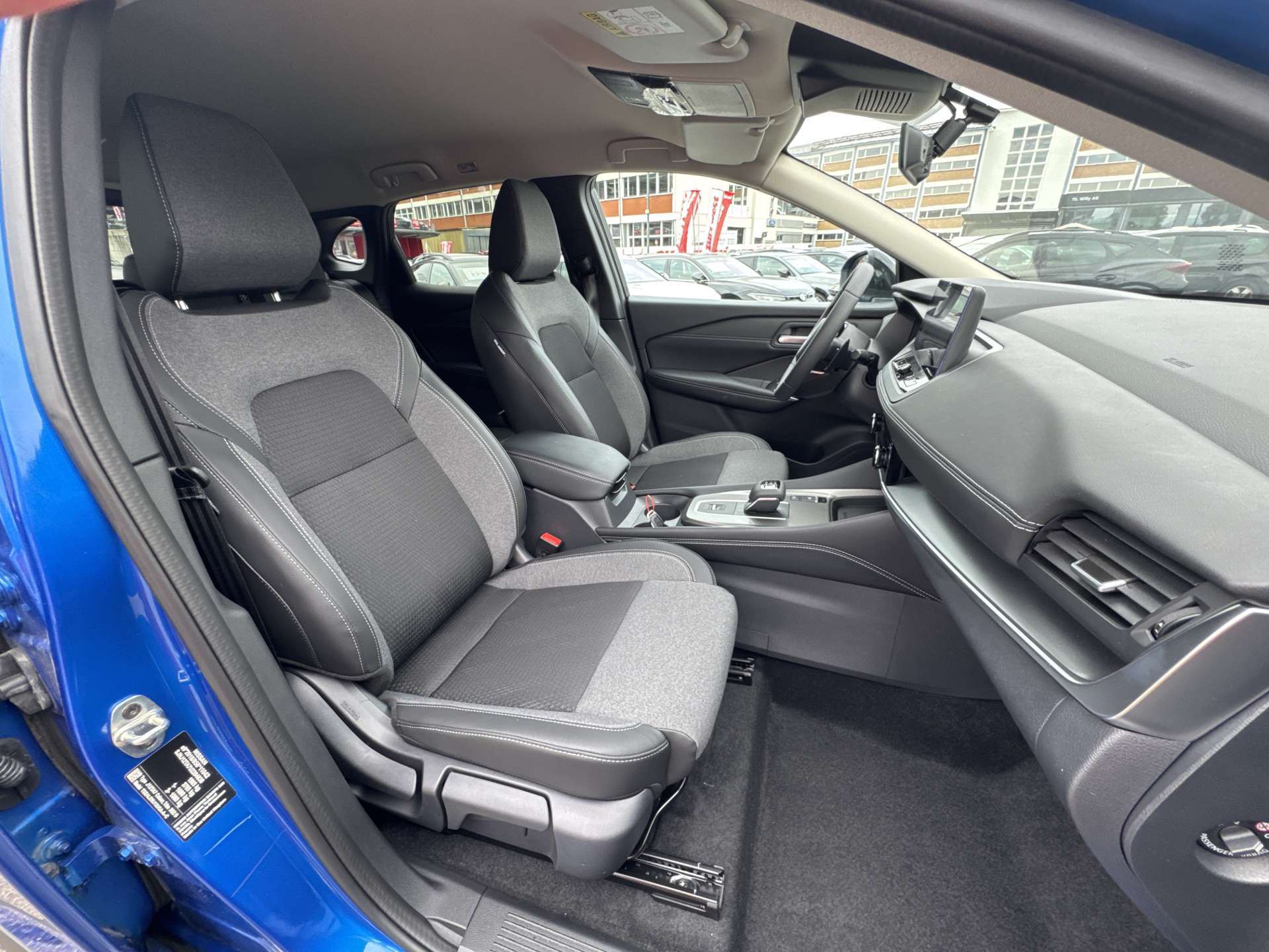 NISSAN Qashqai 1.3 DIG-T MHEV N-Connecta Xtronic-Automat-image-12