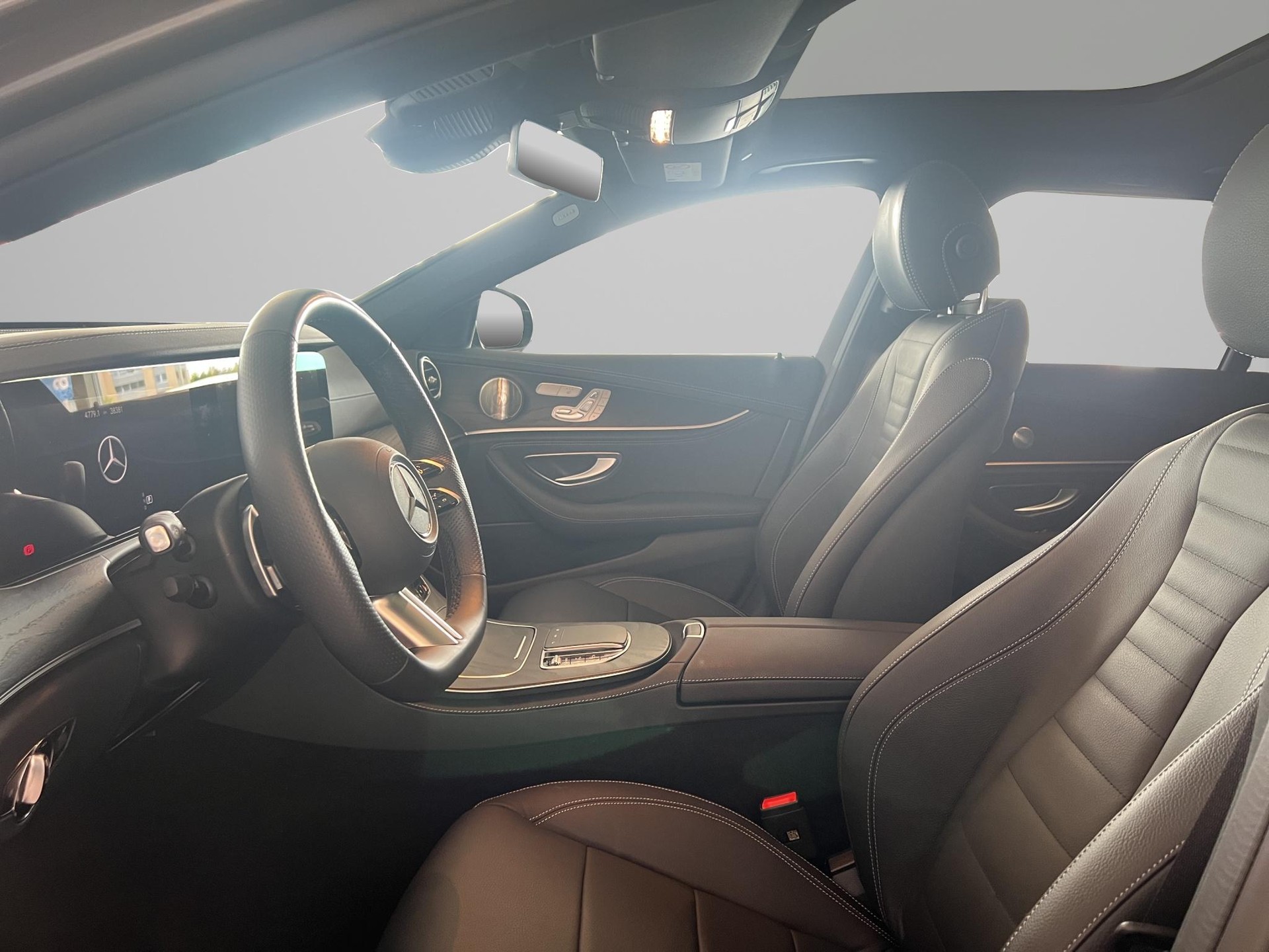 MERCEDES-BENZ E 220 d AMG Line 4matic Kombi-image-10