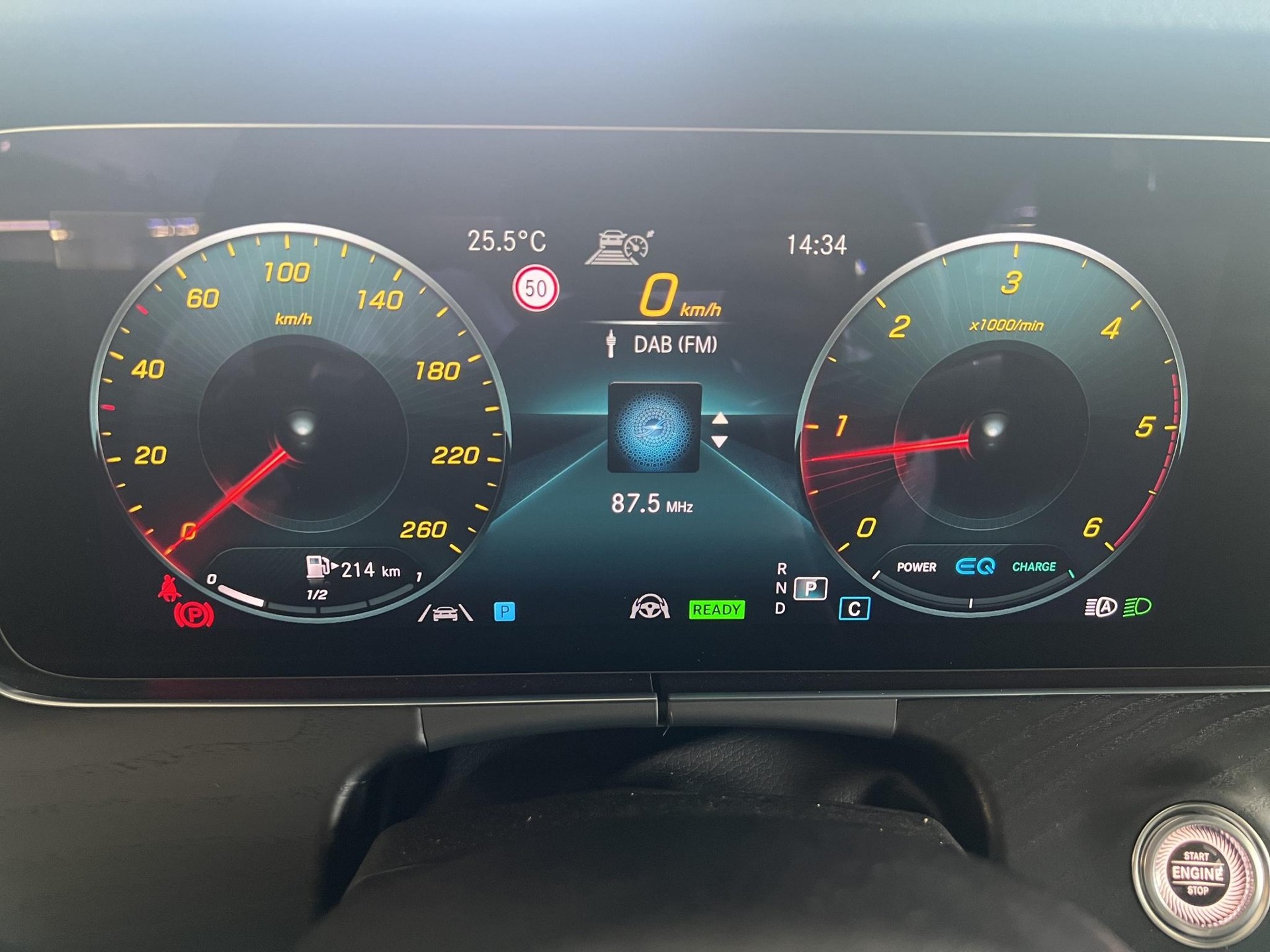 MERCEDES-BENZ E 220 d AMG Line 4matic Kombi-image-16