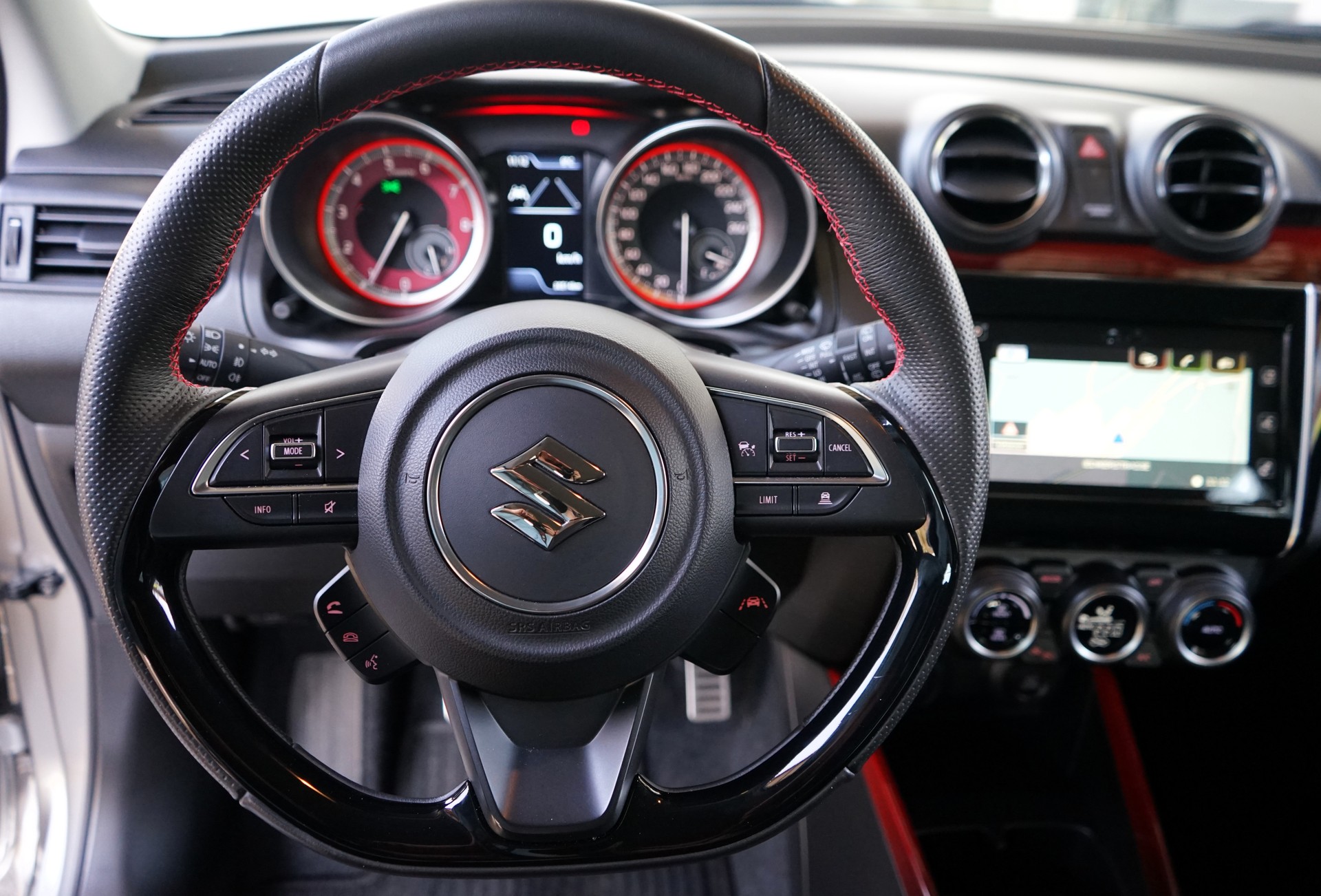 SUZUKI Swift Sport 1.4i 16V Compact Top Hybrid-image-13