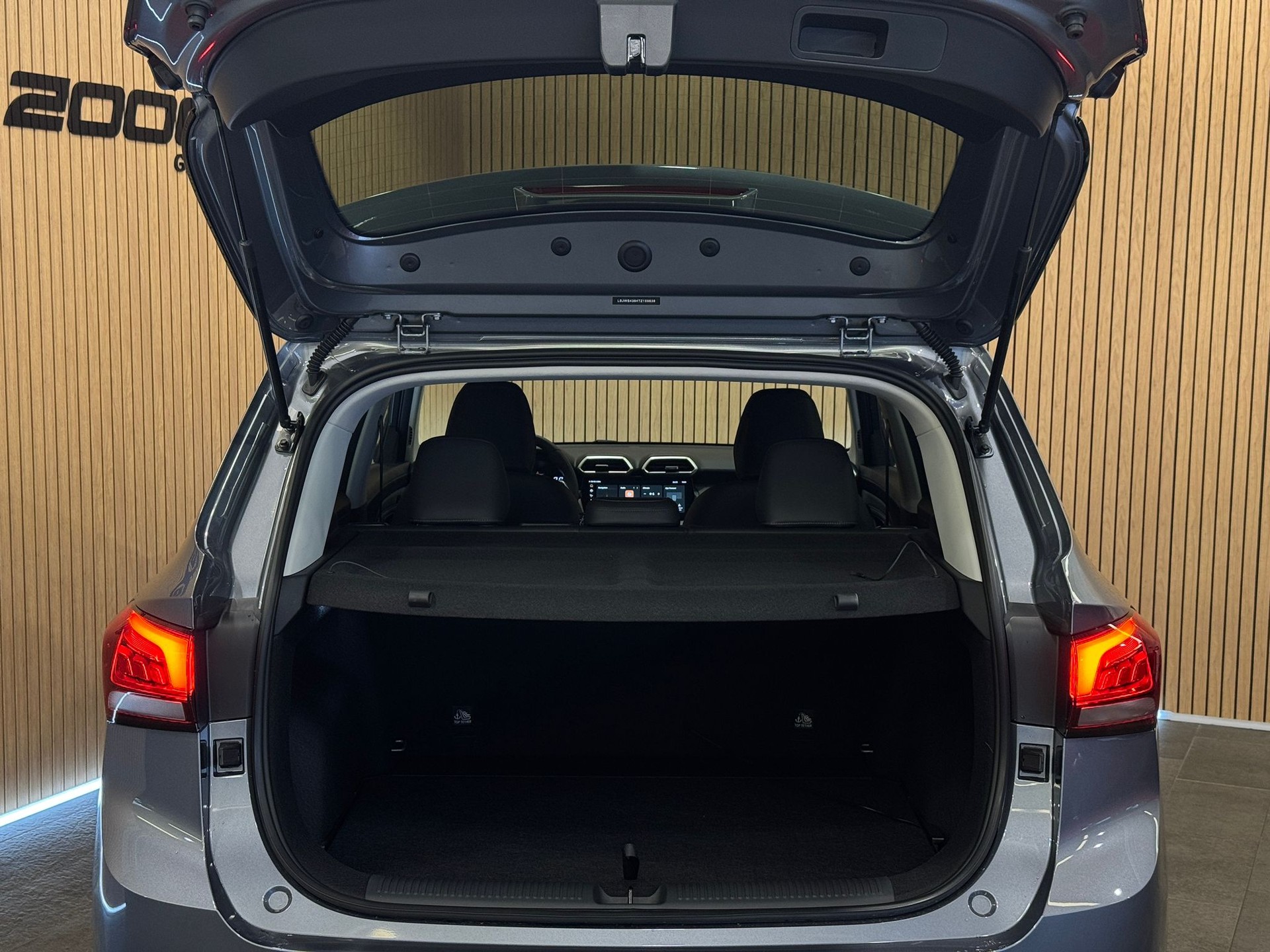 MG ZS 1.5 HEV Luxury-image-20
