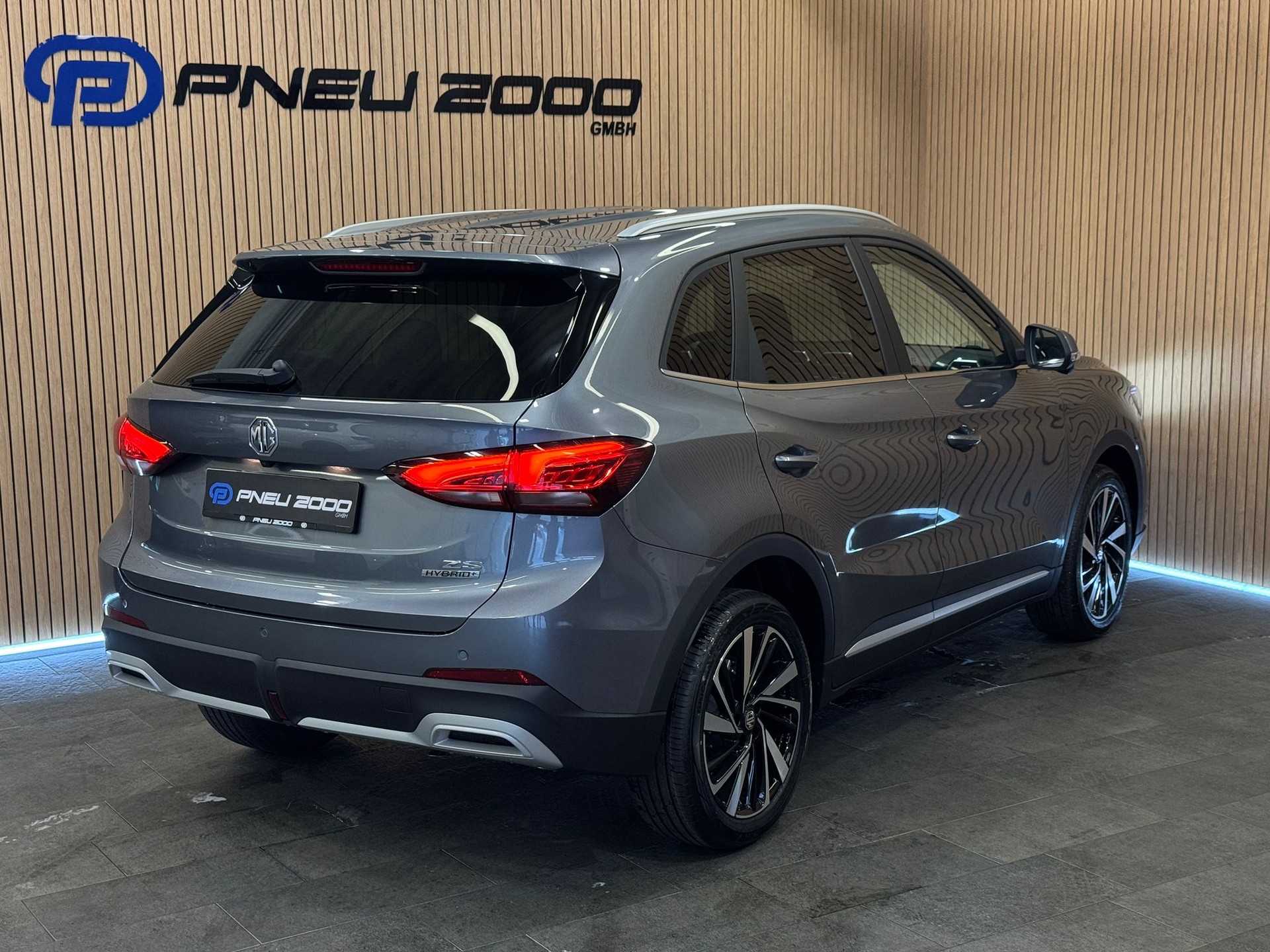 MG ZS 1.5 HEV Luxury-image-5