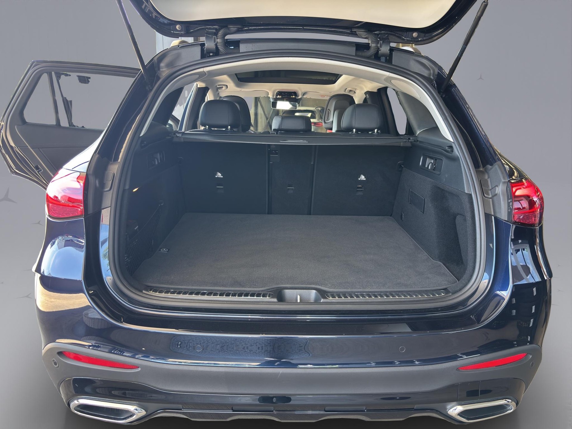 MERCEDES-BENZ GLC 300 AMG Line 4matic-image-16