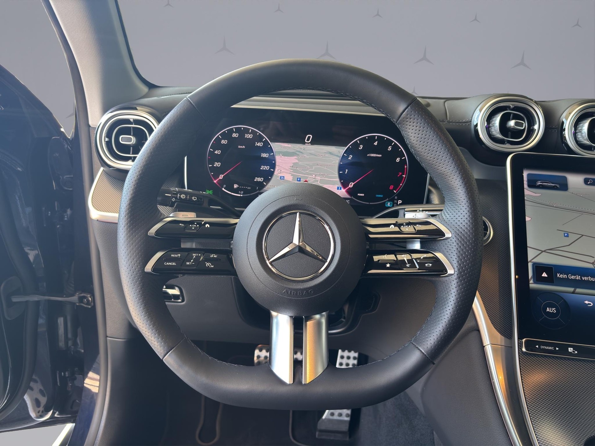 MERCEDES-BENZ GLC 300 AMG Line 4matic-image-8