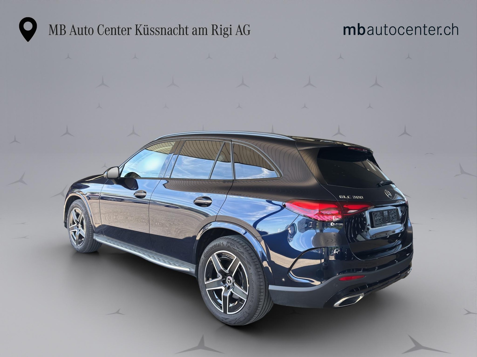 MERCEDES-BENZ GLC 300 AMG Line 4matic-image-3