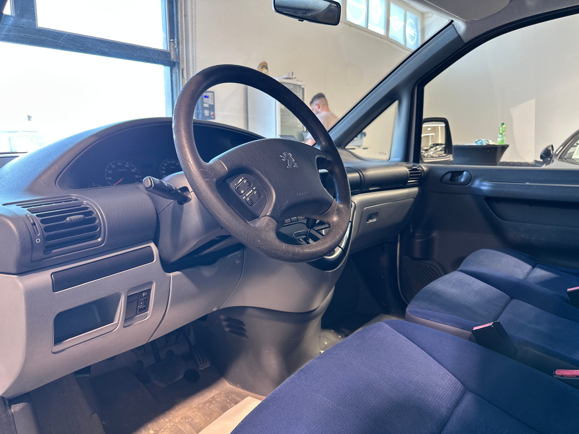 PEUGEOT Expert 2.0 16V-image-1
