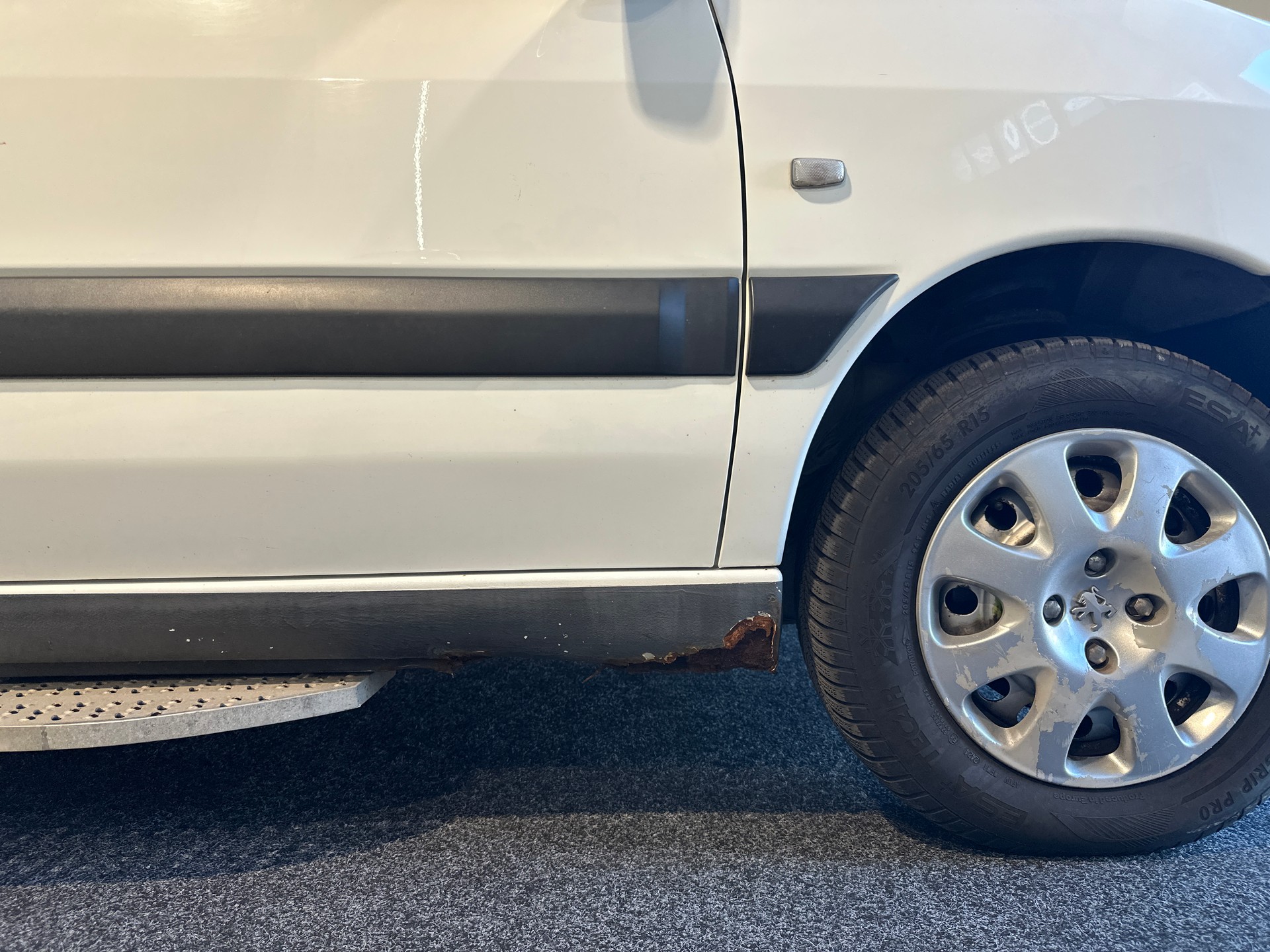 PEUGEOT Expert 2.0 16V-image-23
