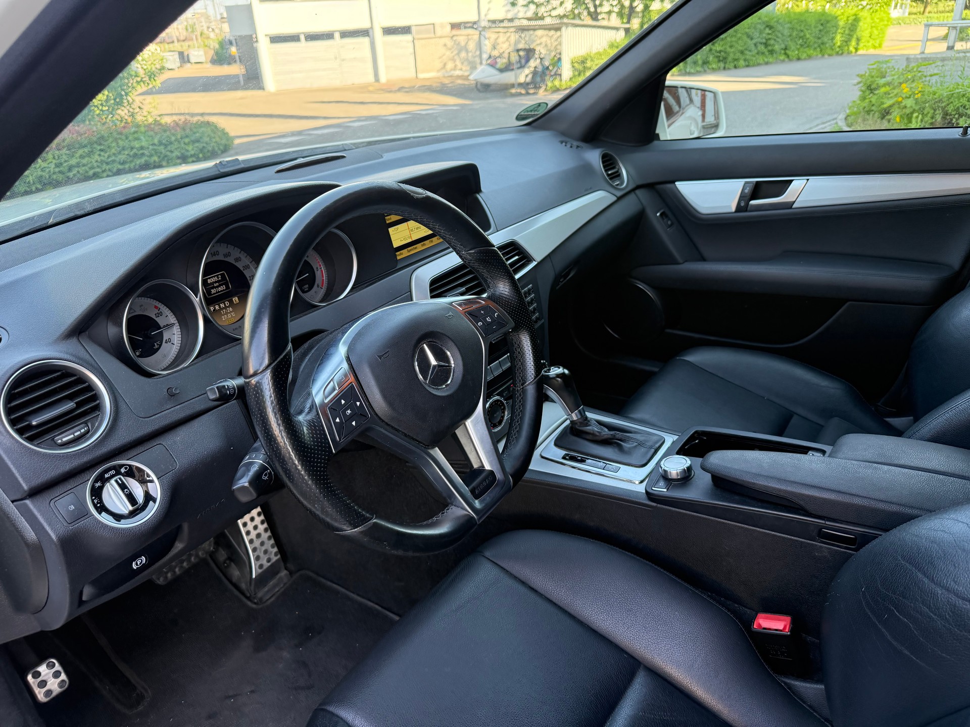 MERCEDES-BENZ C 250 CDI Avantgarde 4Matic 7G-Tronic-image-6