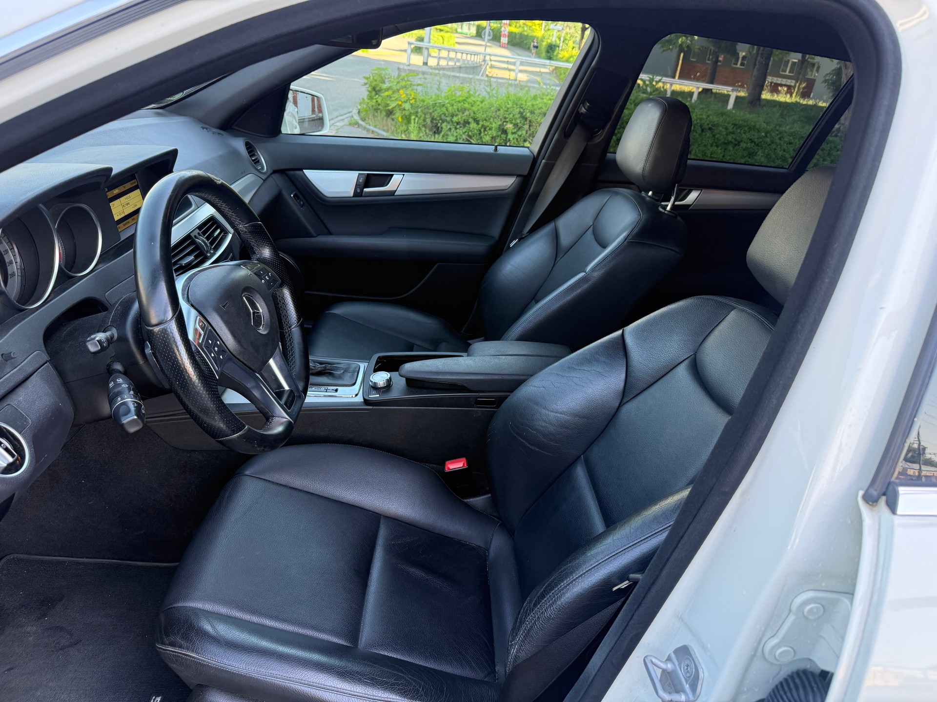 MERCEDES-BENZ C 250 CDI Avantgarde 4Matic 7G-Tronic-image-5