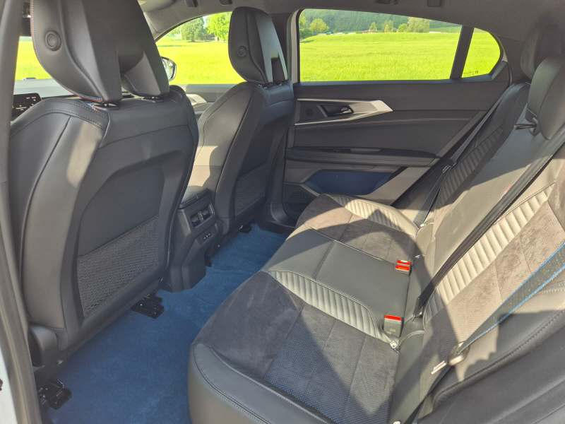 RENAULT Rafale 1.2 E-Tech Plug-in Atelier Alpine-image-12