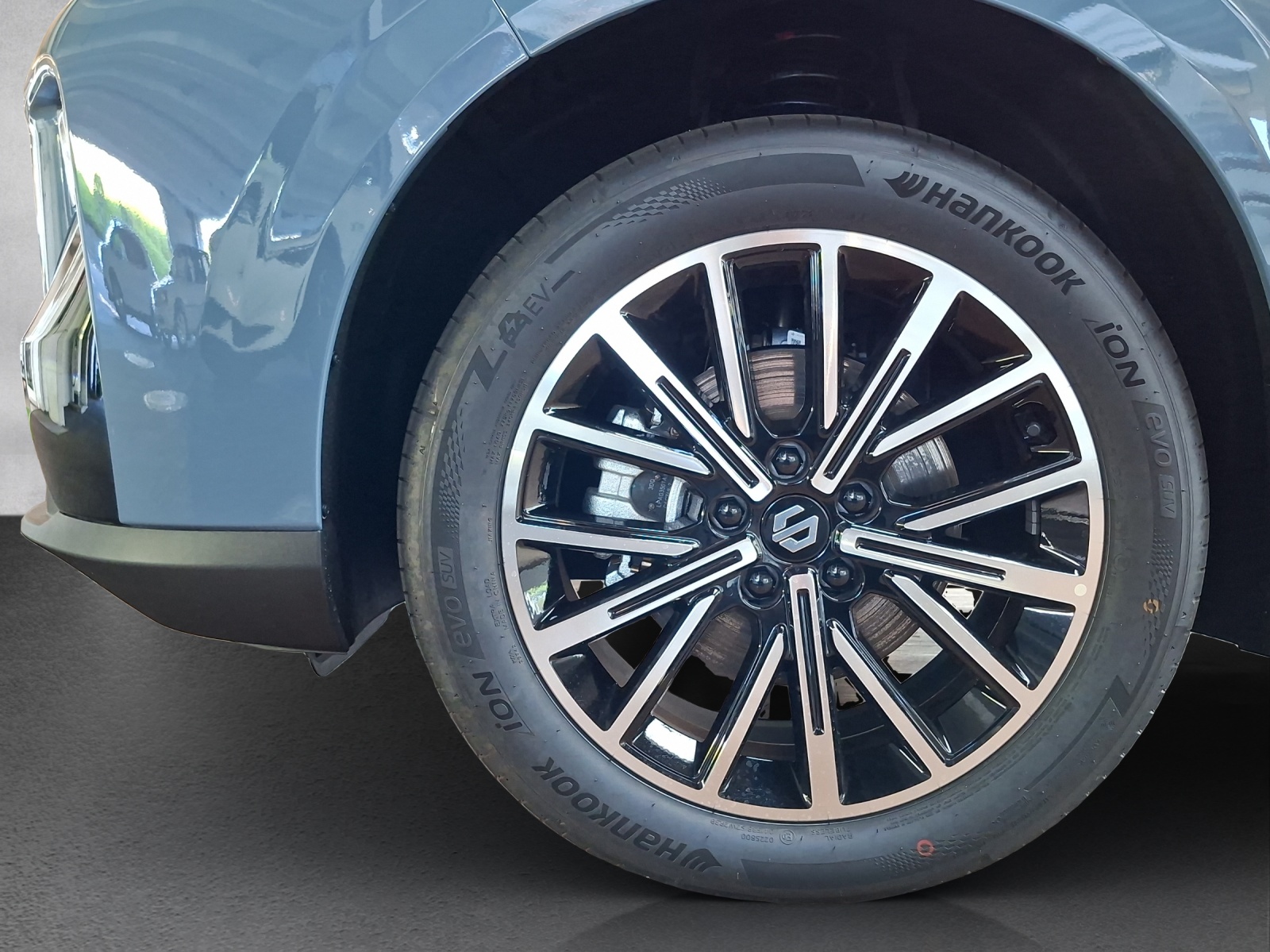 LEAPMOTOR B10 1.5 Hybrid EV-image-15