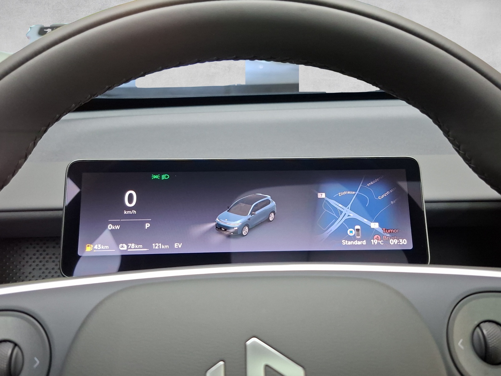 LEAPMOTOR B10 1.5 Hybrid EV-image-9