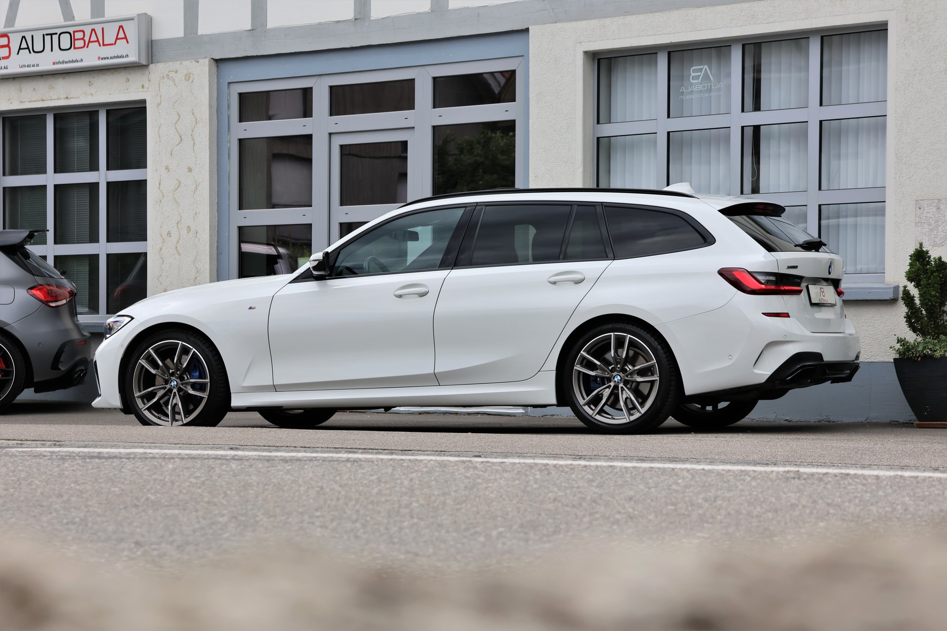 BMW M340d xDrive 48V Touring Steptronic Sport (CH)-image-3