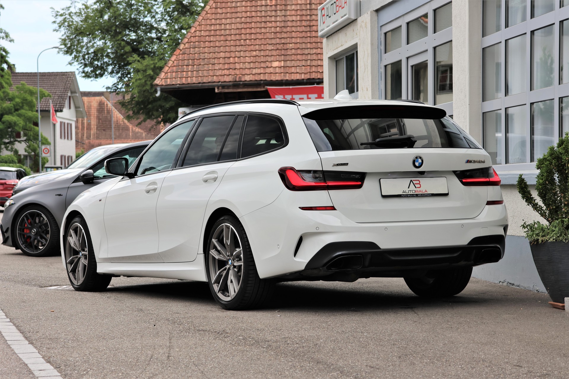 BMW M340d xDrive 48V Touring Steptronic Sport (CH)-image-2