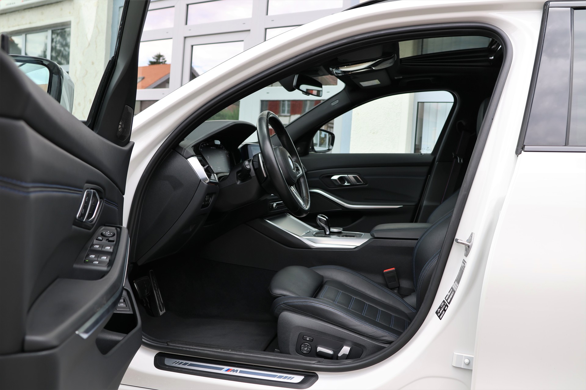 BMW M340d xDrive 48V Touring Steptronic Sport (CH)-image-8