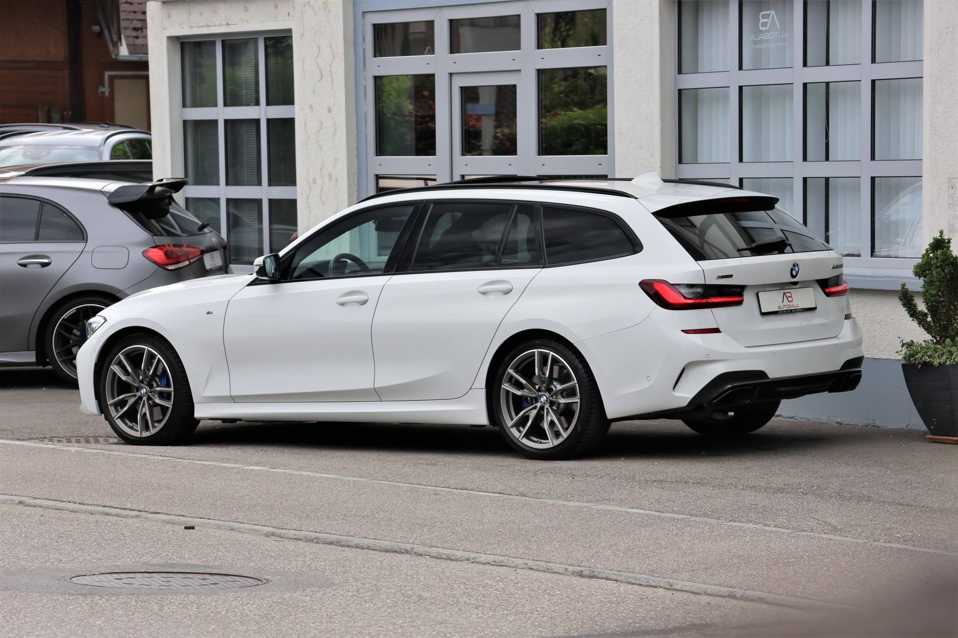 BMW M340d xDrive 48V Touring Steptronic Sport (CH)-image-4