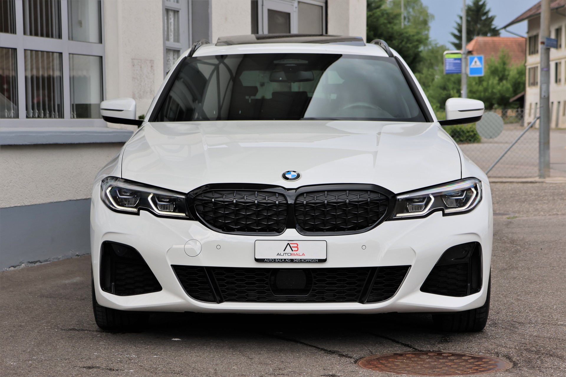 BMW M340d xDrive 48V Touring Steptronic Sport (CH)-image-1
