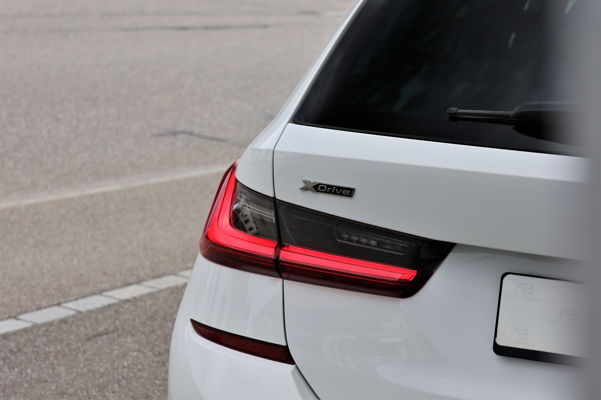 BMW M340d xDrive 48V Touring Steptronic Sport (CH)-image-5