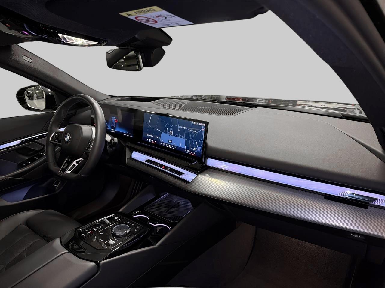 BMW 520d xDrive Touring M Sport-image-11
