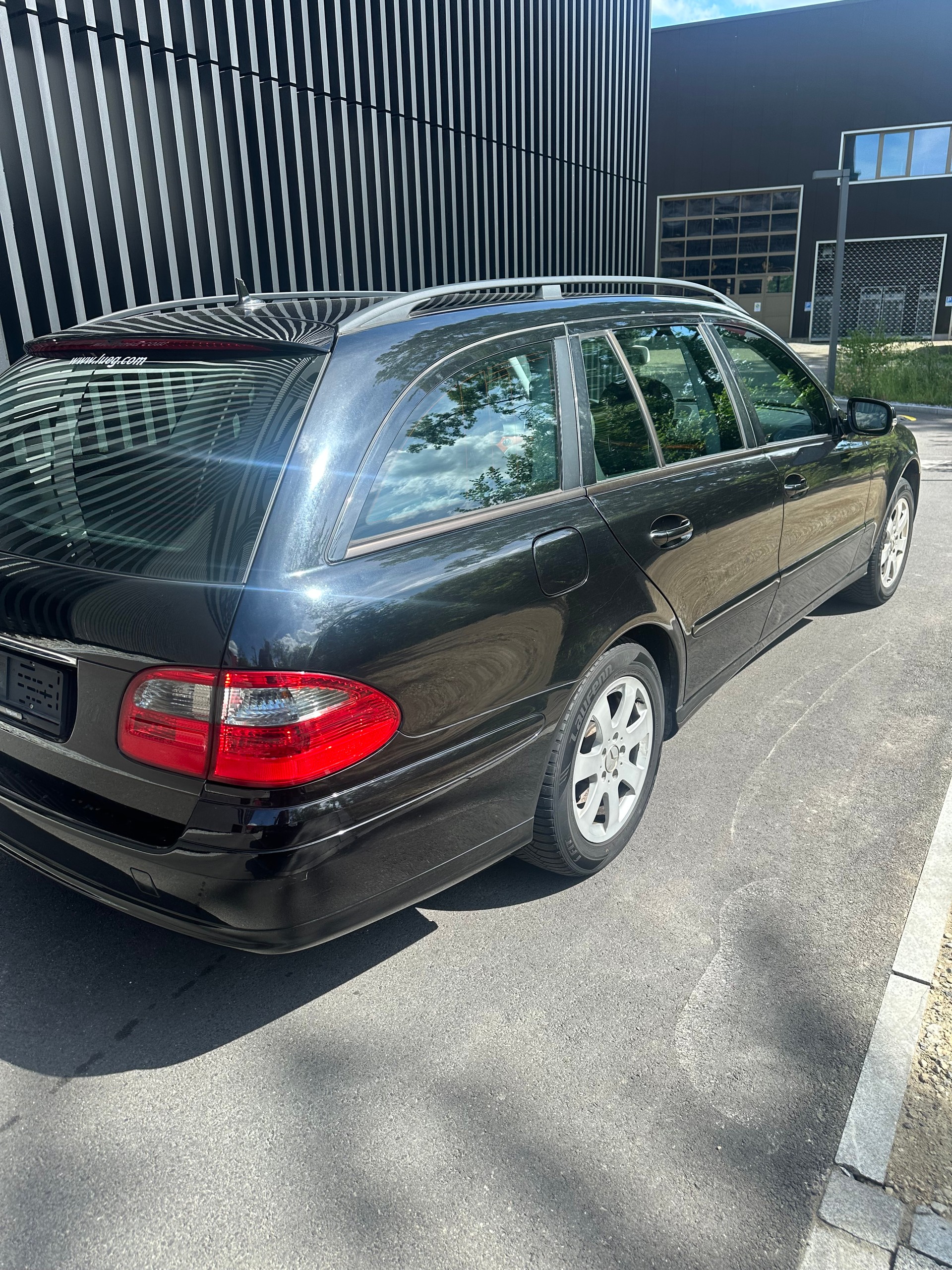 MERCEDES-BENZ E 200 Kompressor Avantgarde-image-1