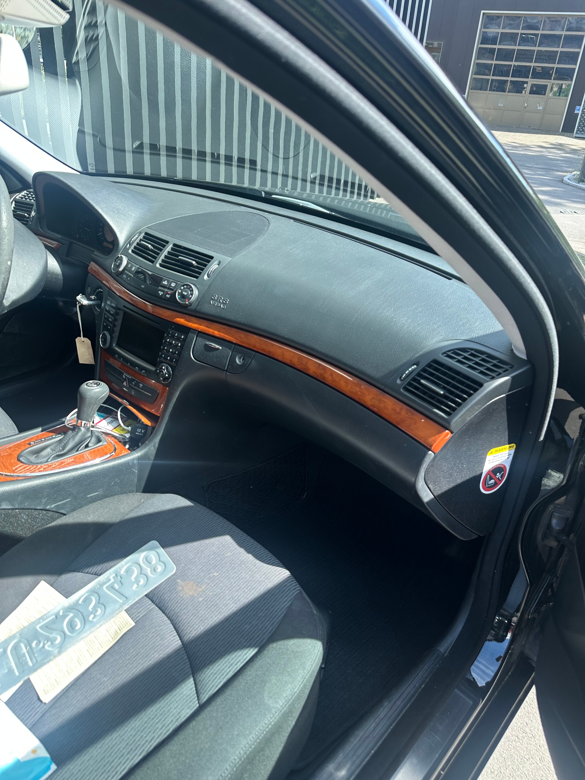 MERCEDES-BENZ E 200 Kompressor Avantgarde-image-3