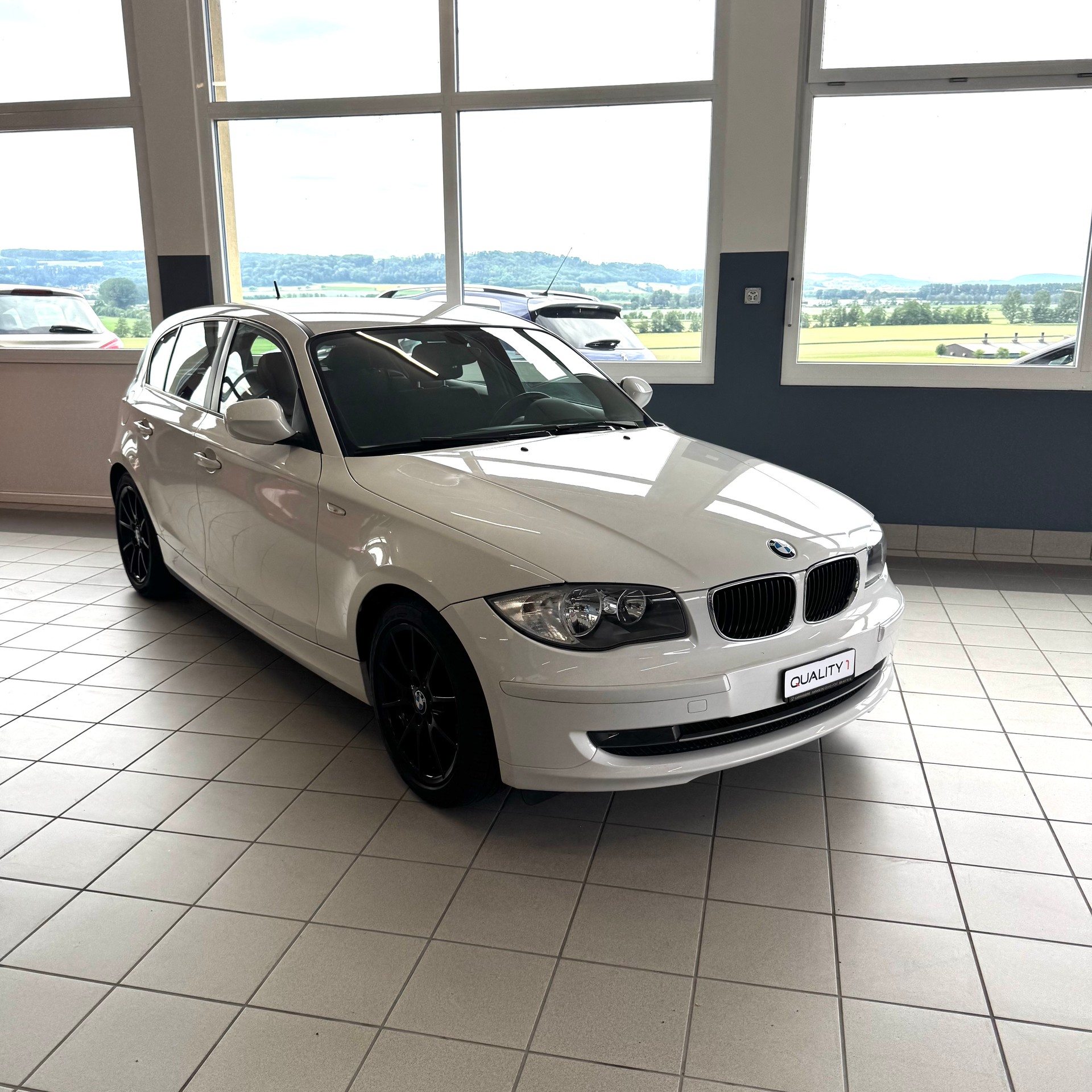 BMW 116i-image-2