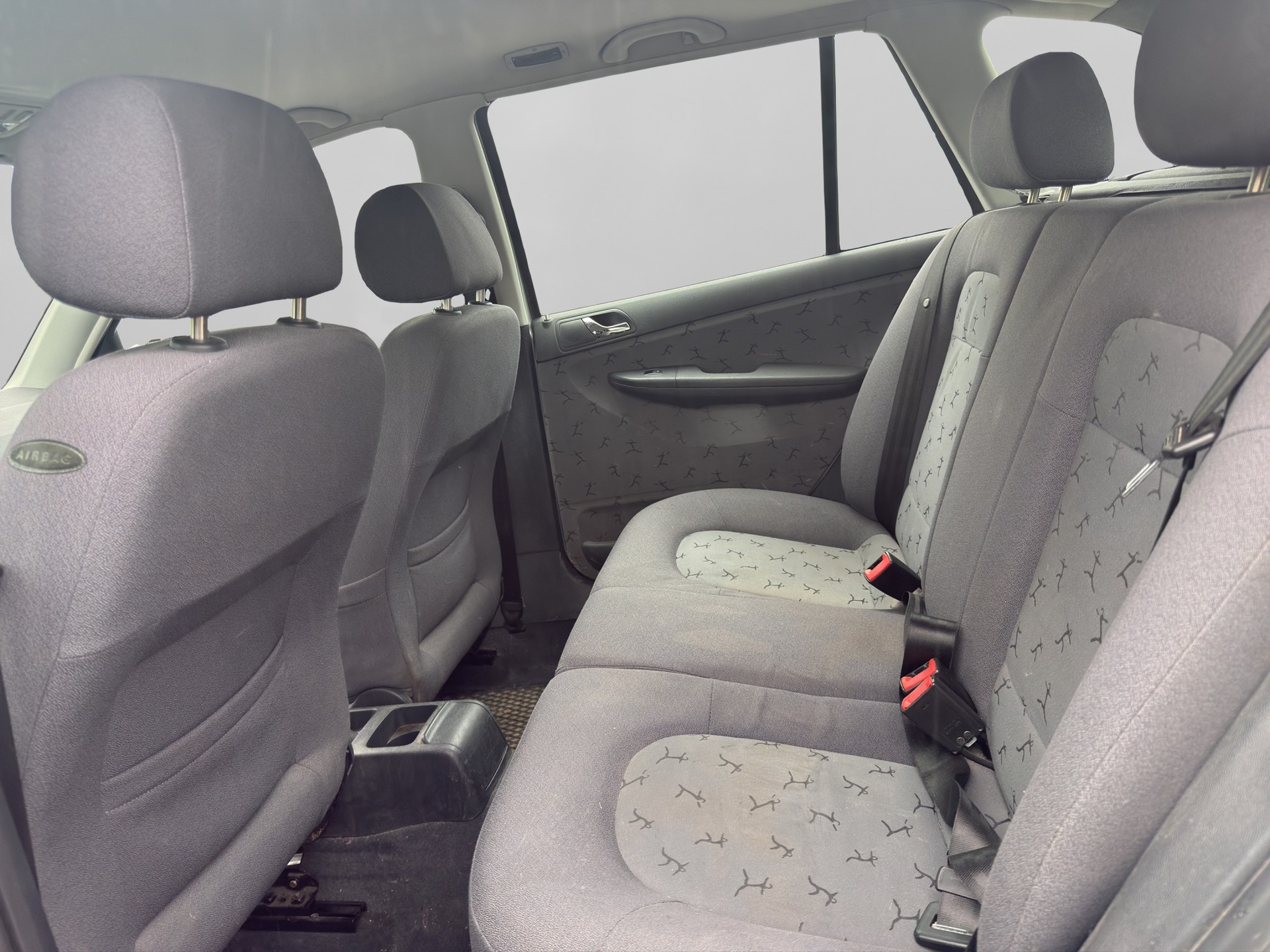 SKODA Fabia 1.4 16V Comfort-image-13