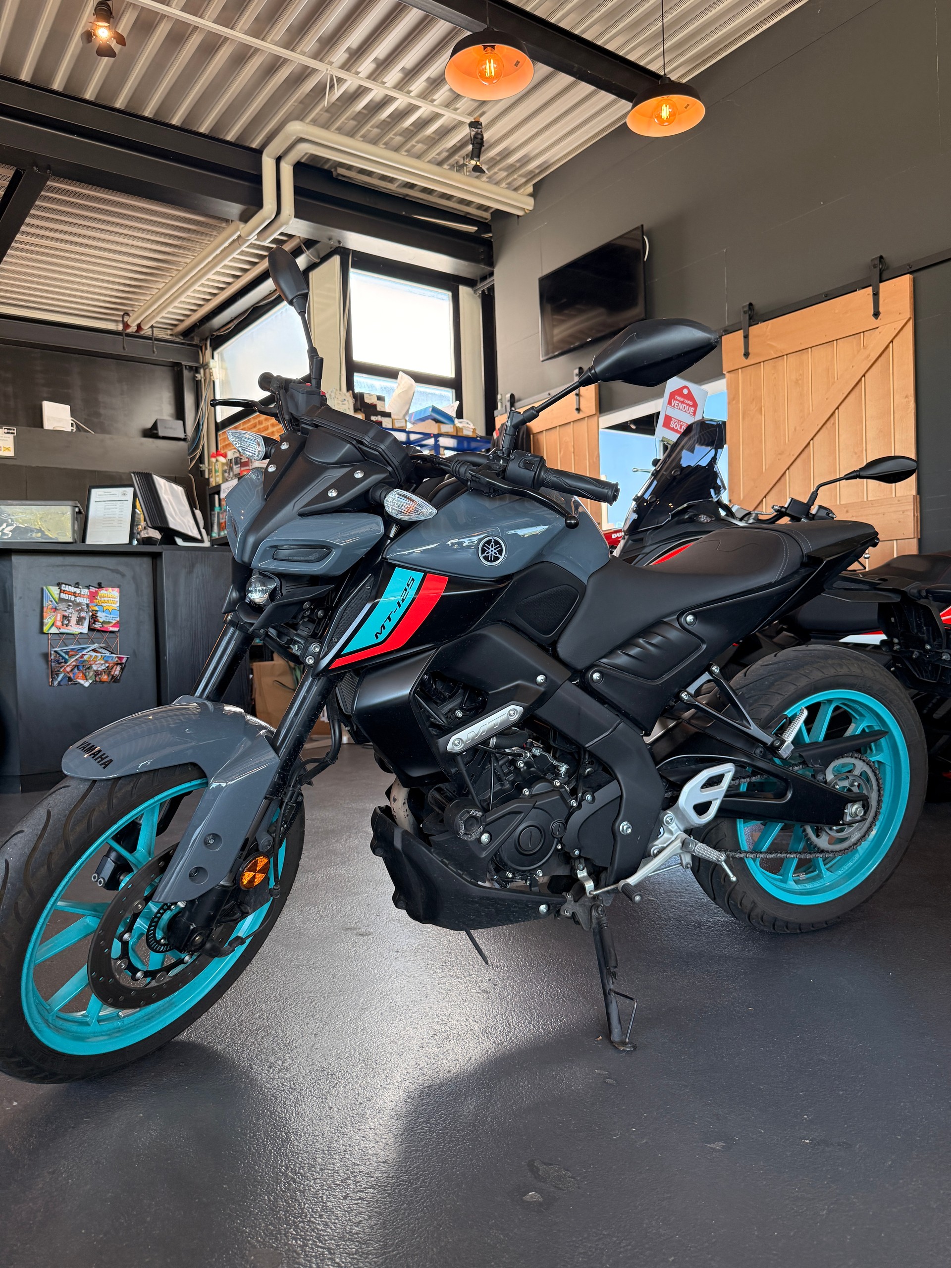 YAMAHA MT-125 ABS