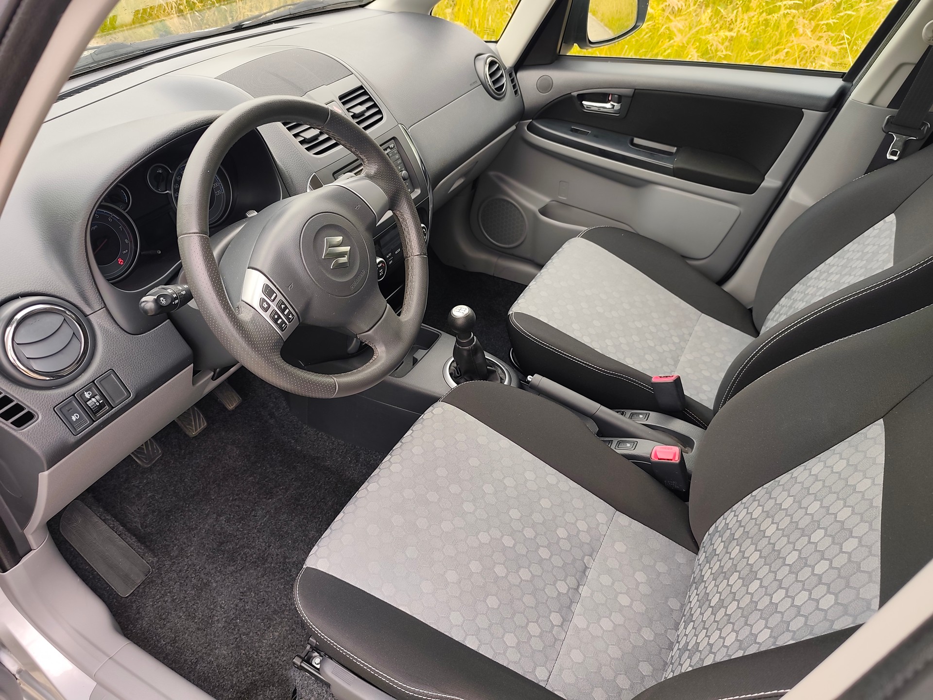 SUZUKI SX4 1.6 16V PizSulai 4WD-image-8