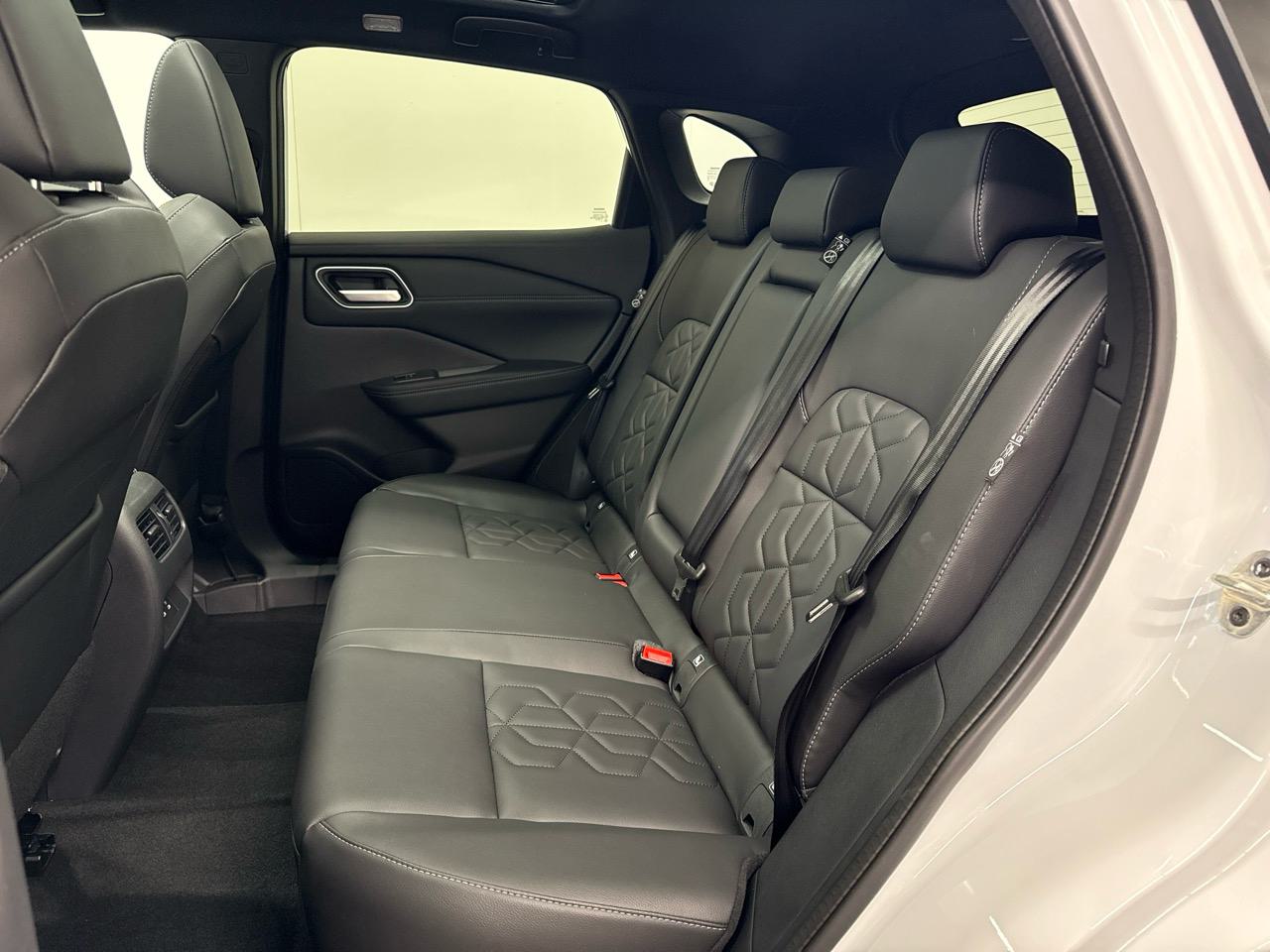 NISSAN Qashqai 1.3 DIG-T MHEV Tekna Xtronic 4x4-image-13