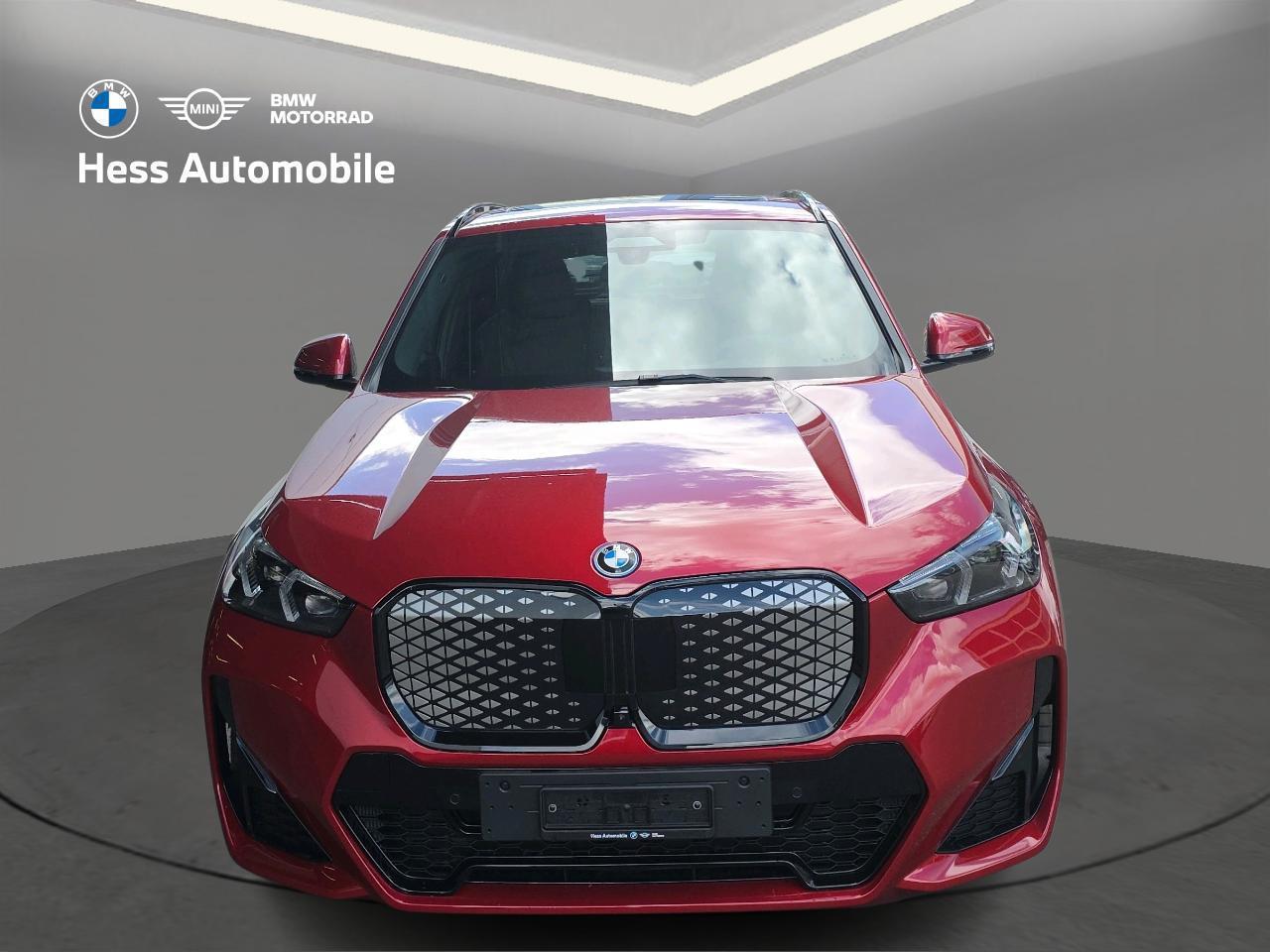 BMW iX1 30 xDrive-image-4