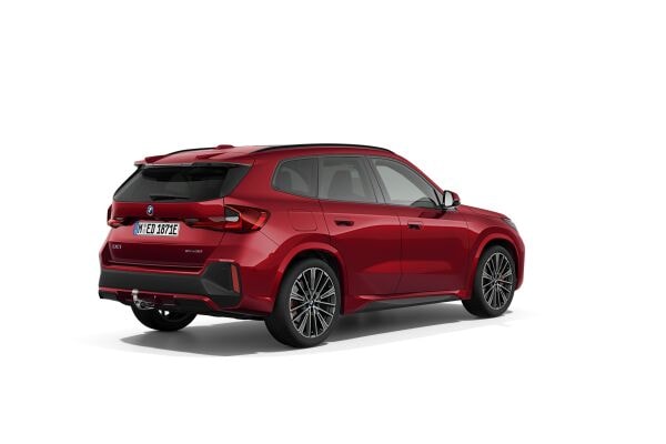 BMW iX1 30 xDrive-image-1