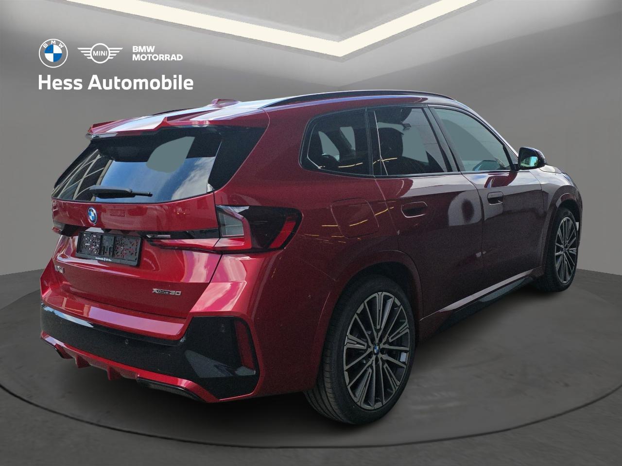 BMW iX1 30 xDrive-showroom-element-1