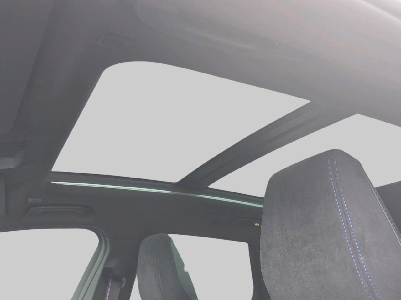 BMW iX1 30 xDrive-image-7