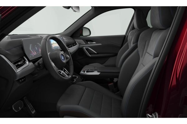 BMW iX1 30 xDrive-image-2