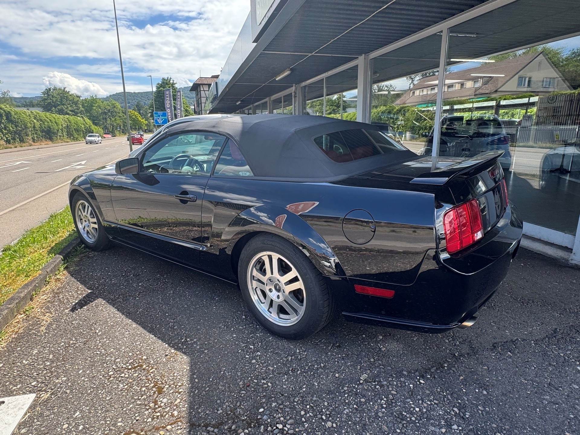 FORD Mustang GT-image-1