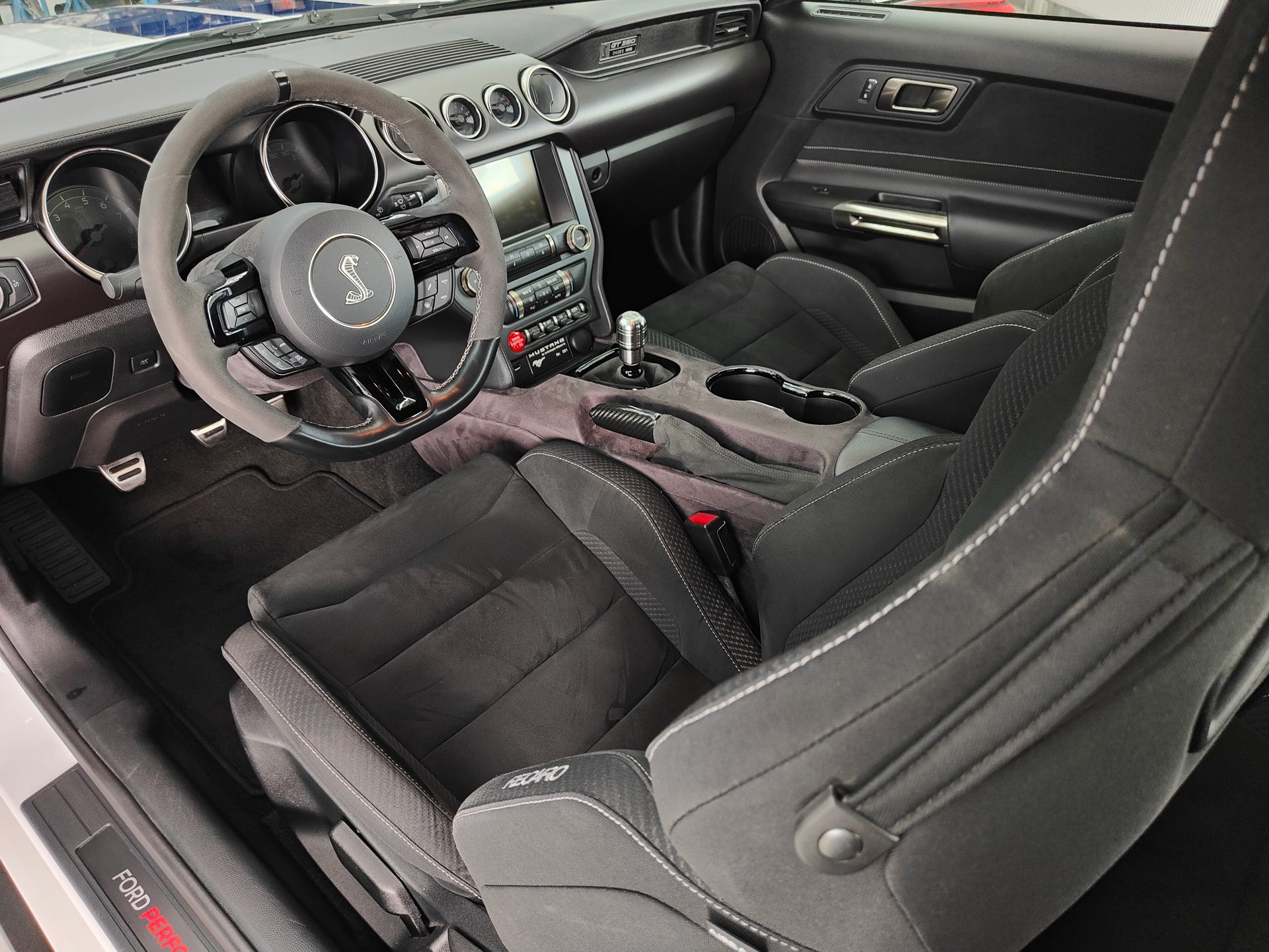 FORD Shelby GT350-image-13