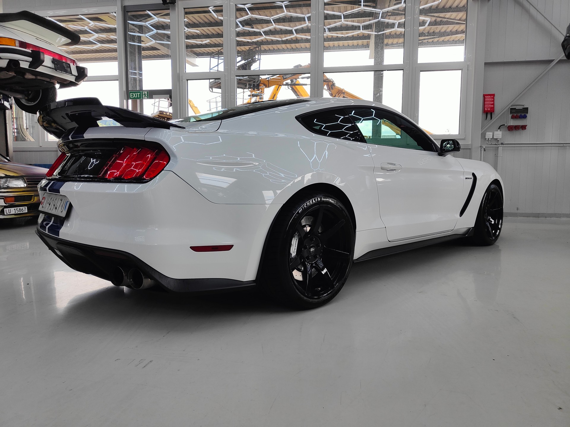FORD Shelby GT350-image-9