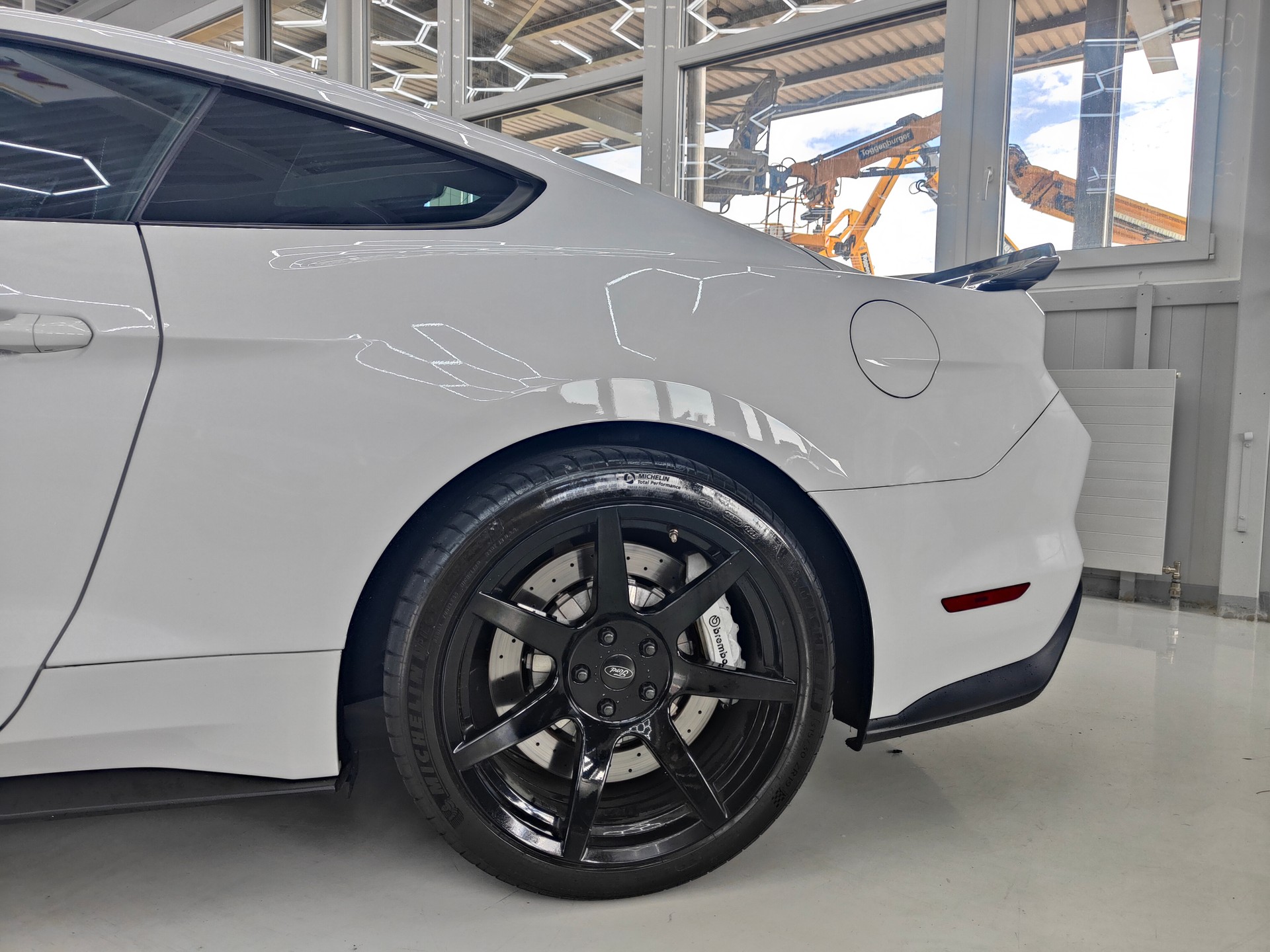 FORD Shelby GT350-image-6