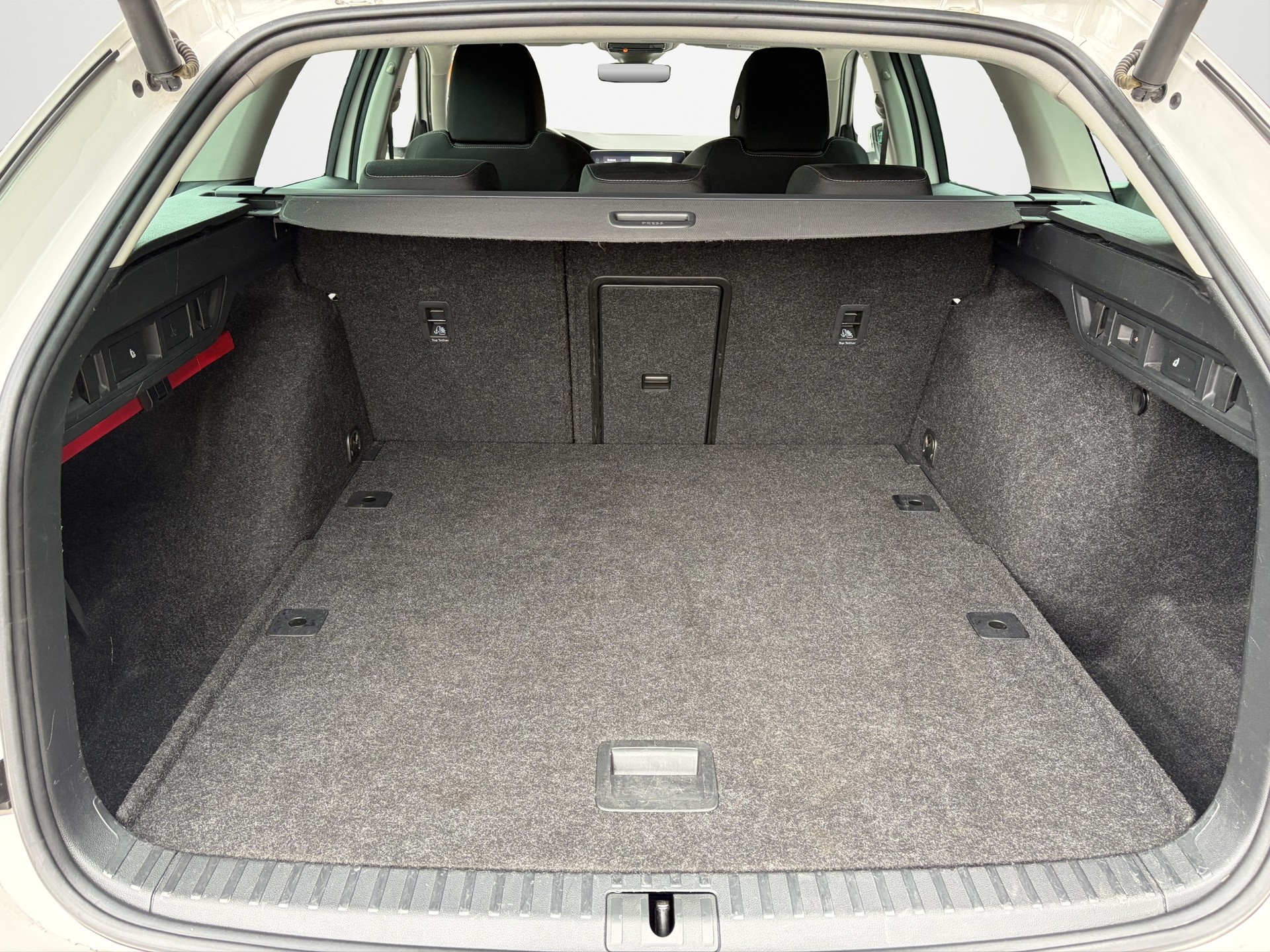 SKODA Octavia Combi 2.0 TDI DSG Style-image-16