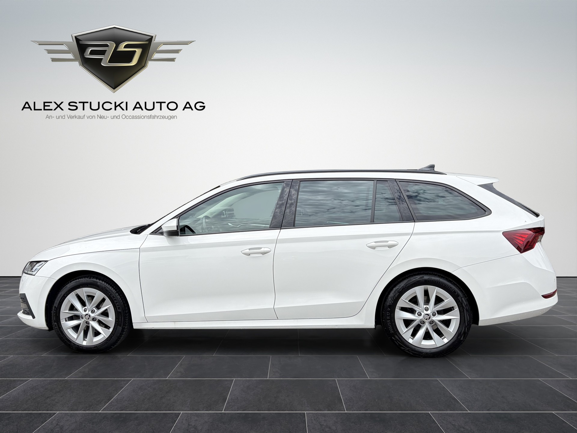 SKODA Octavia Combi 2.0 TDI DSG Style-image-3